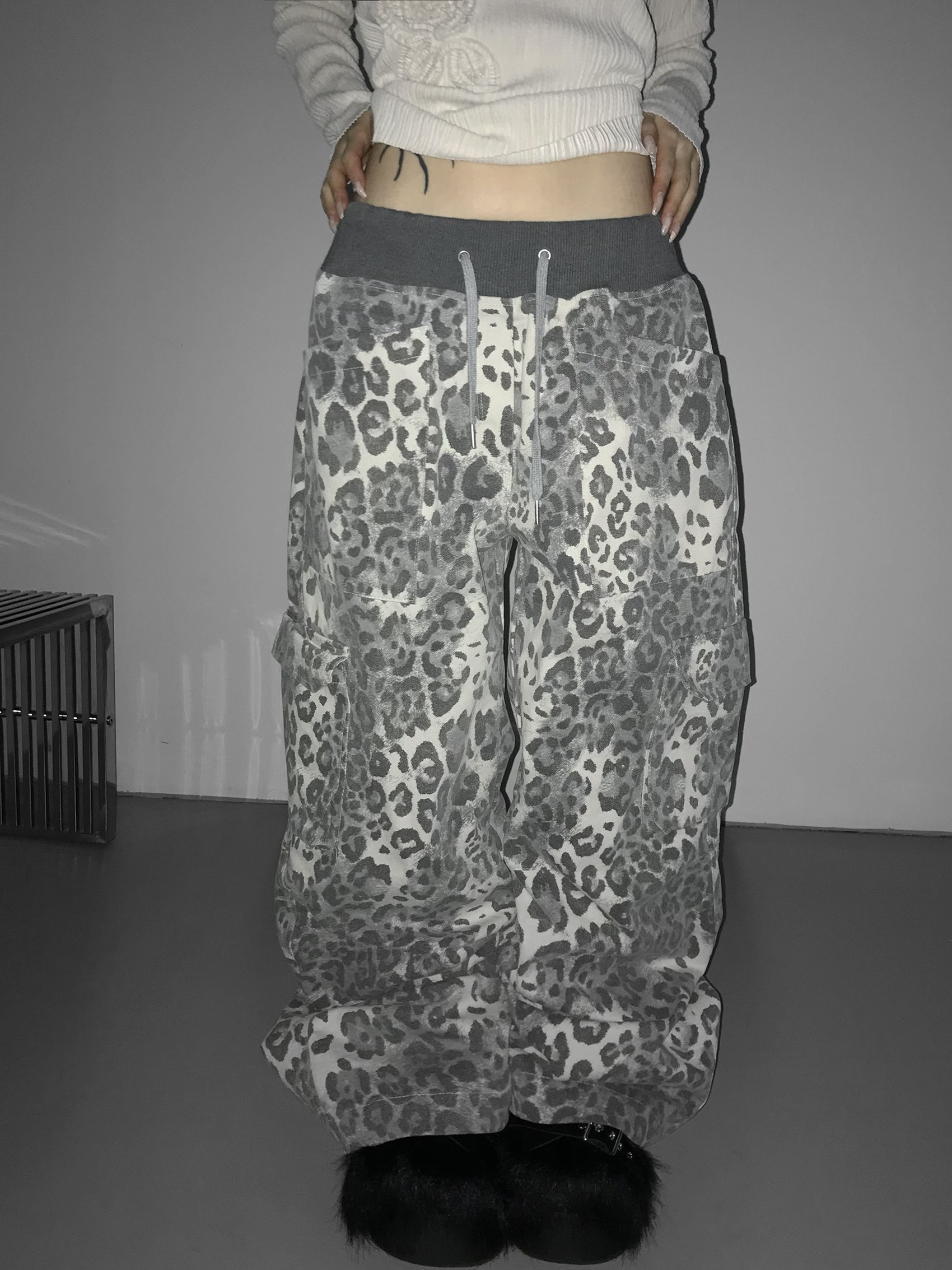 Leopard Print Wide-leg Cargo Pants