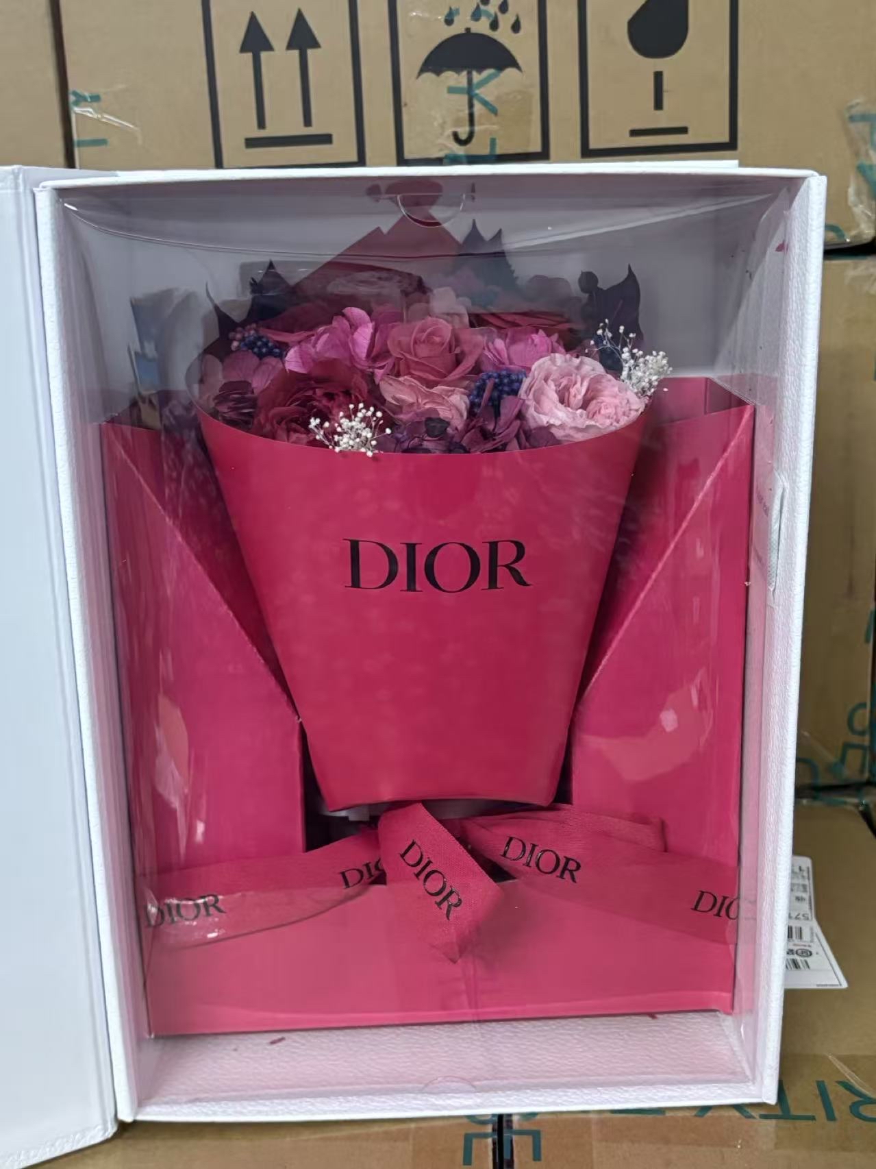 Dior2026情人節限定永生花禮盒 🎁