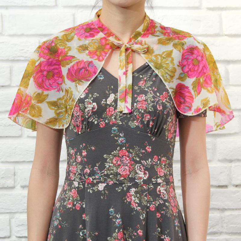 VINTAGE C.A. 1950S FLORAL VANITY CAPE WITH PACK (FC163)