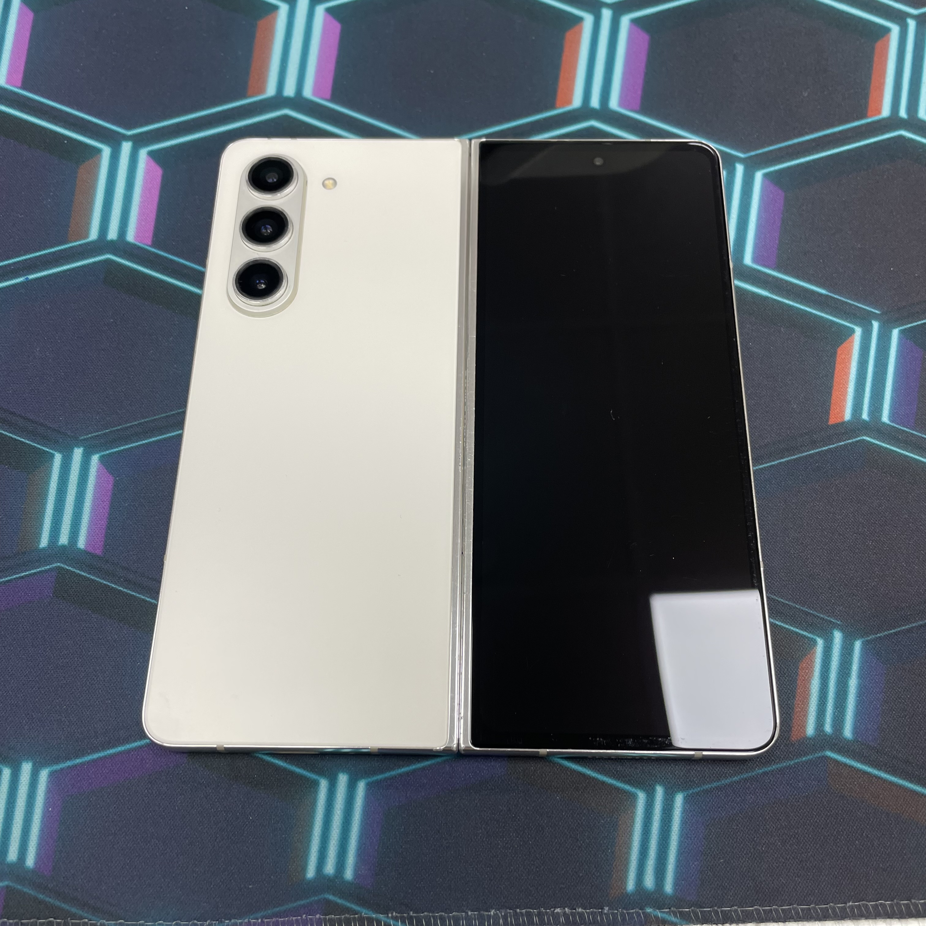 *5818B Galaxy Z Fold 5 靚機 12+512GB 白色 white