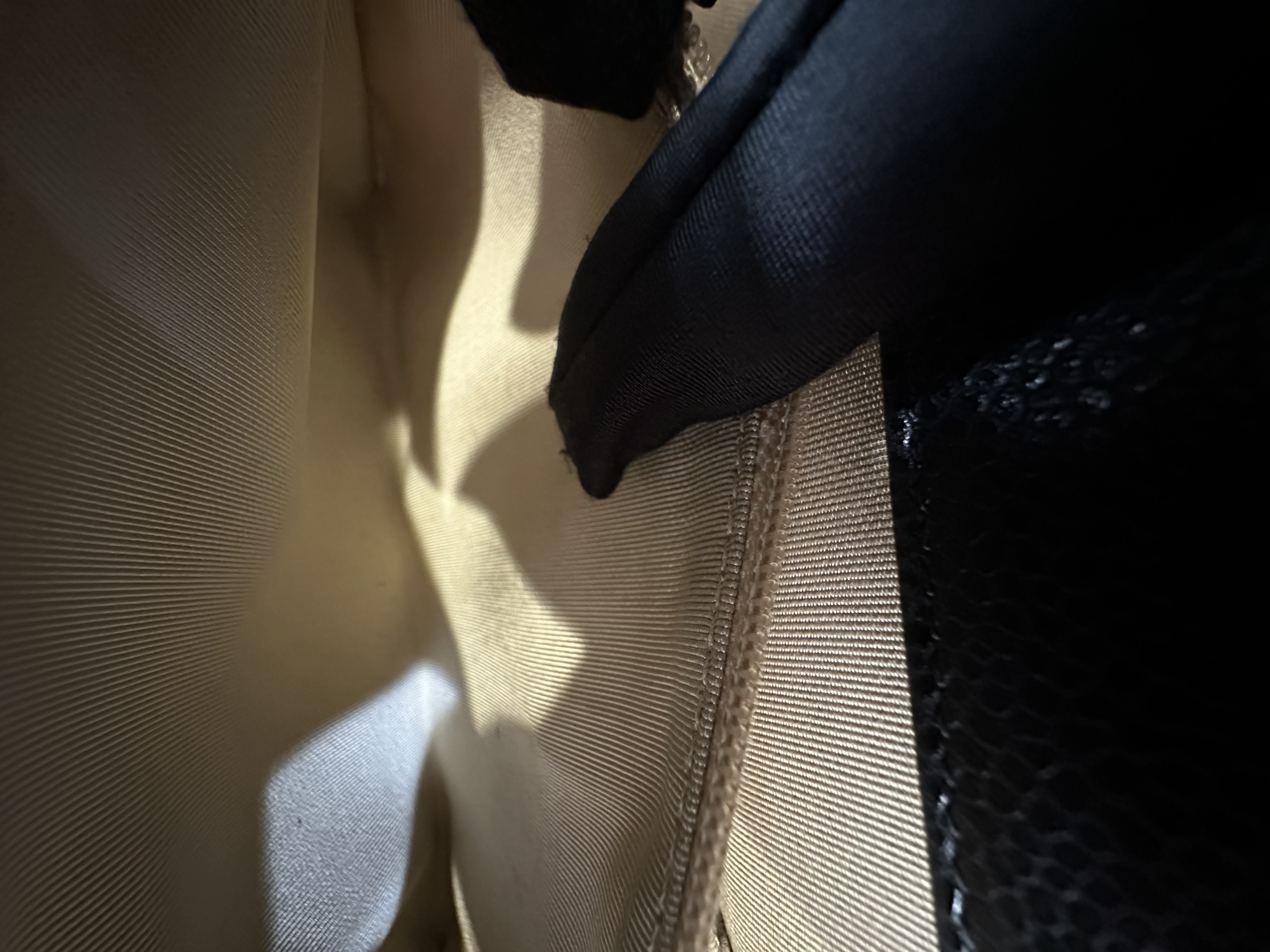 Pre-owned Chanel Black Top Handle Flap Bag / Product Code: 26040501