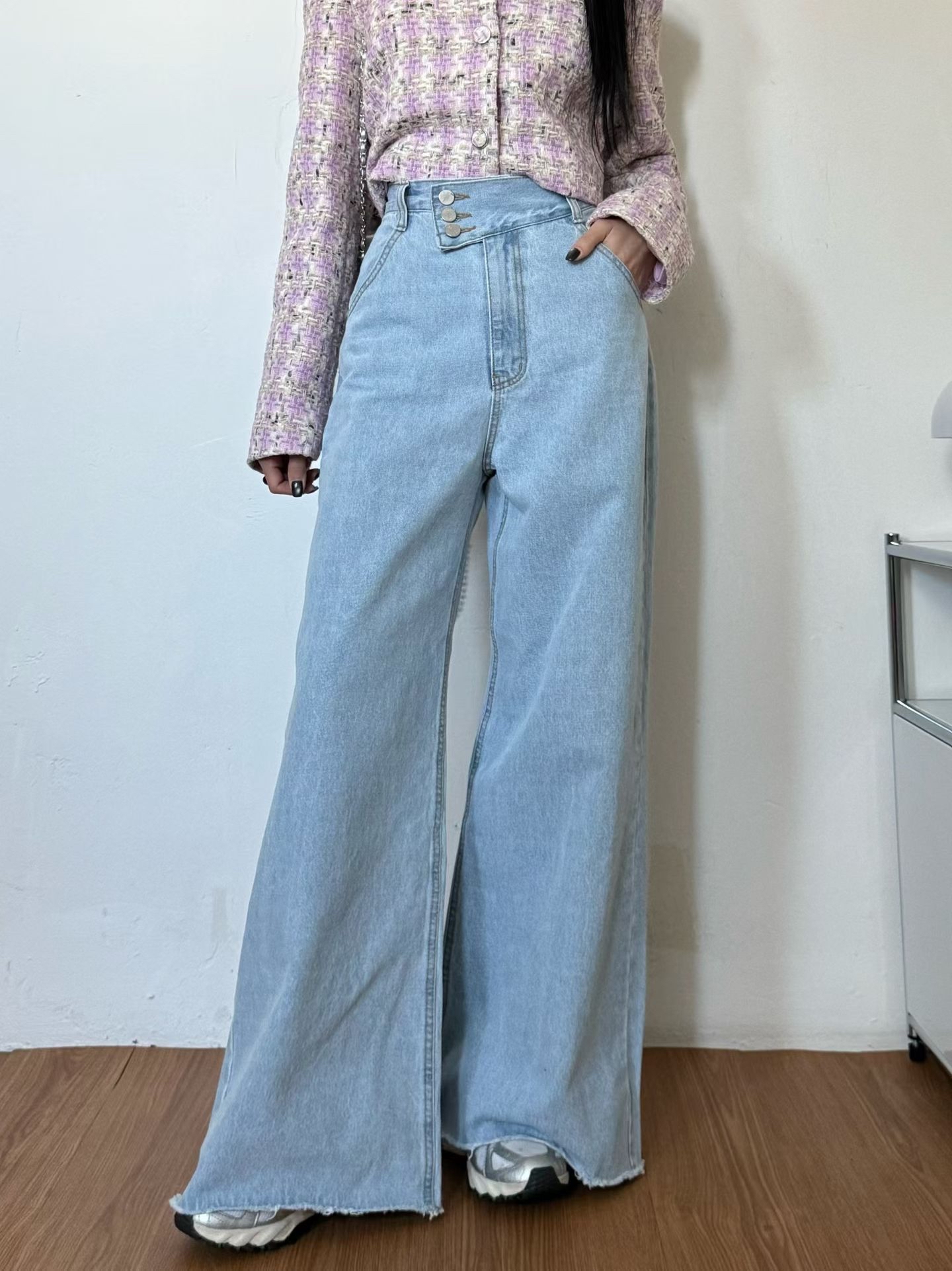 斜扣高腰牛仔褲