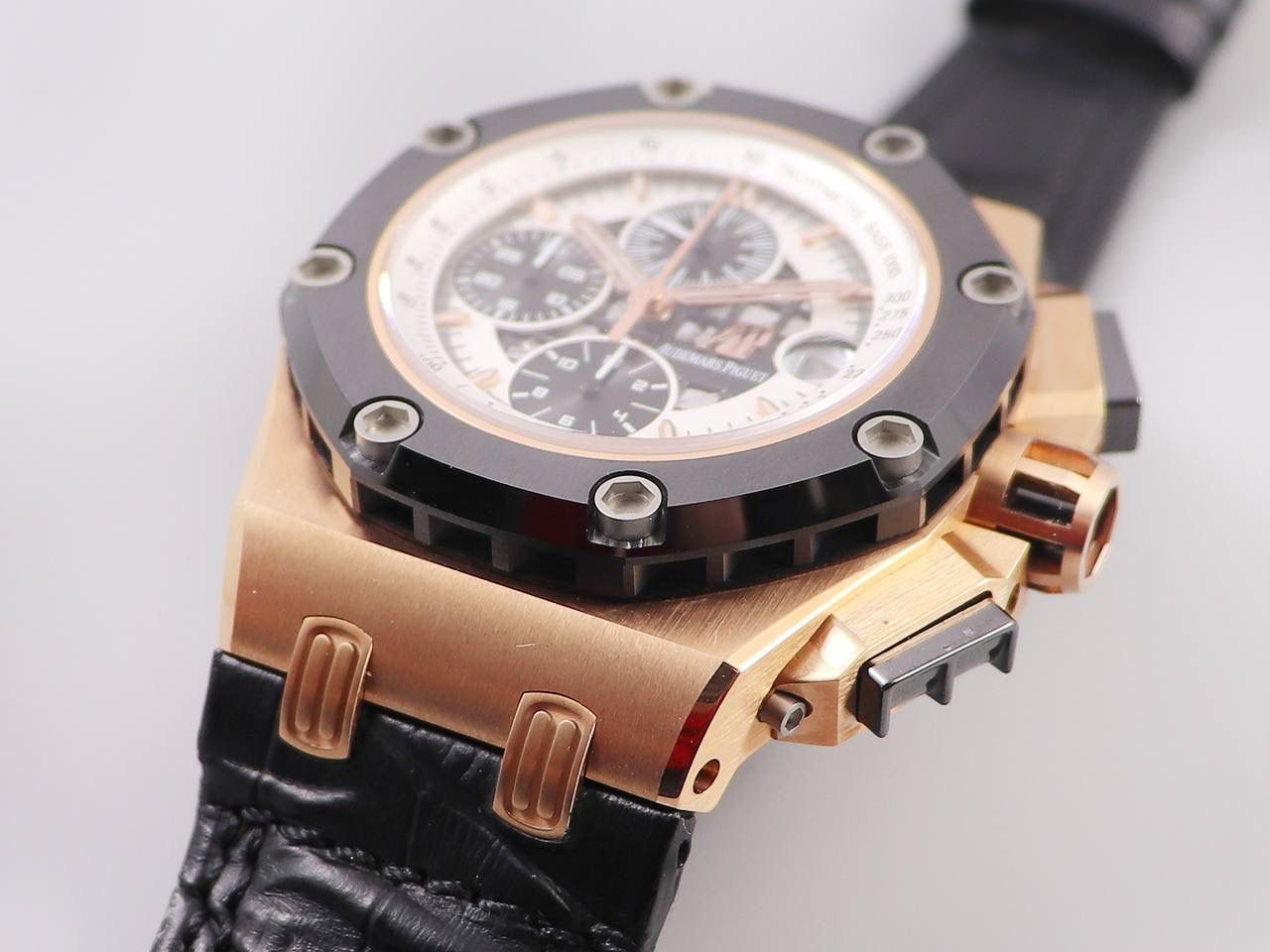 AP-RB2系列 搭载复刻原版爱 彼Cal.3126全自动计时机芯 钢壳陶瓷圈口。🔥💯