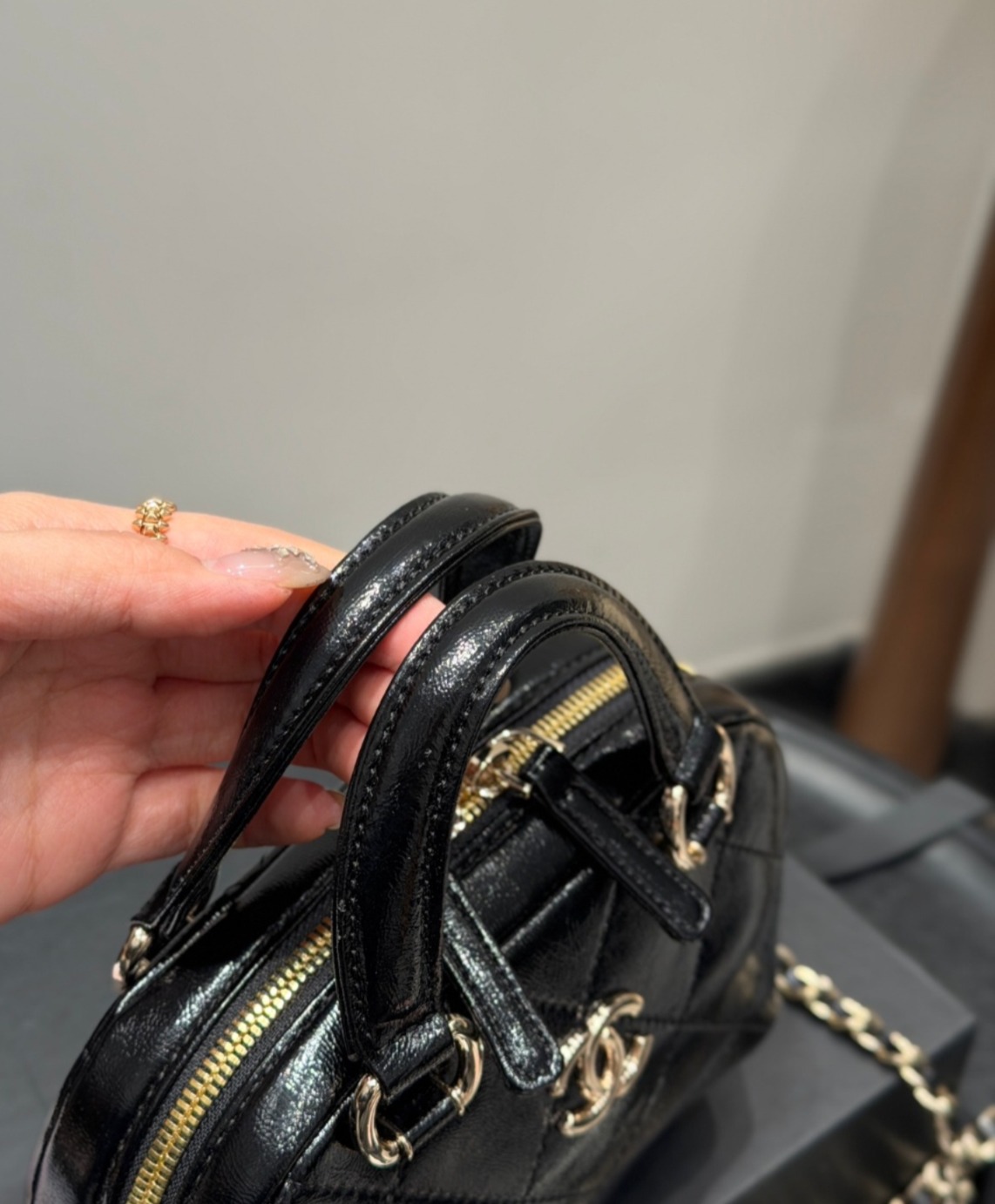 CHANEL 滑雪系列 25N 迷你保齡球包