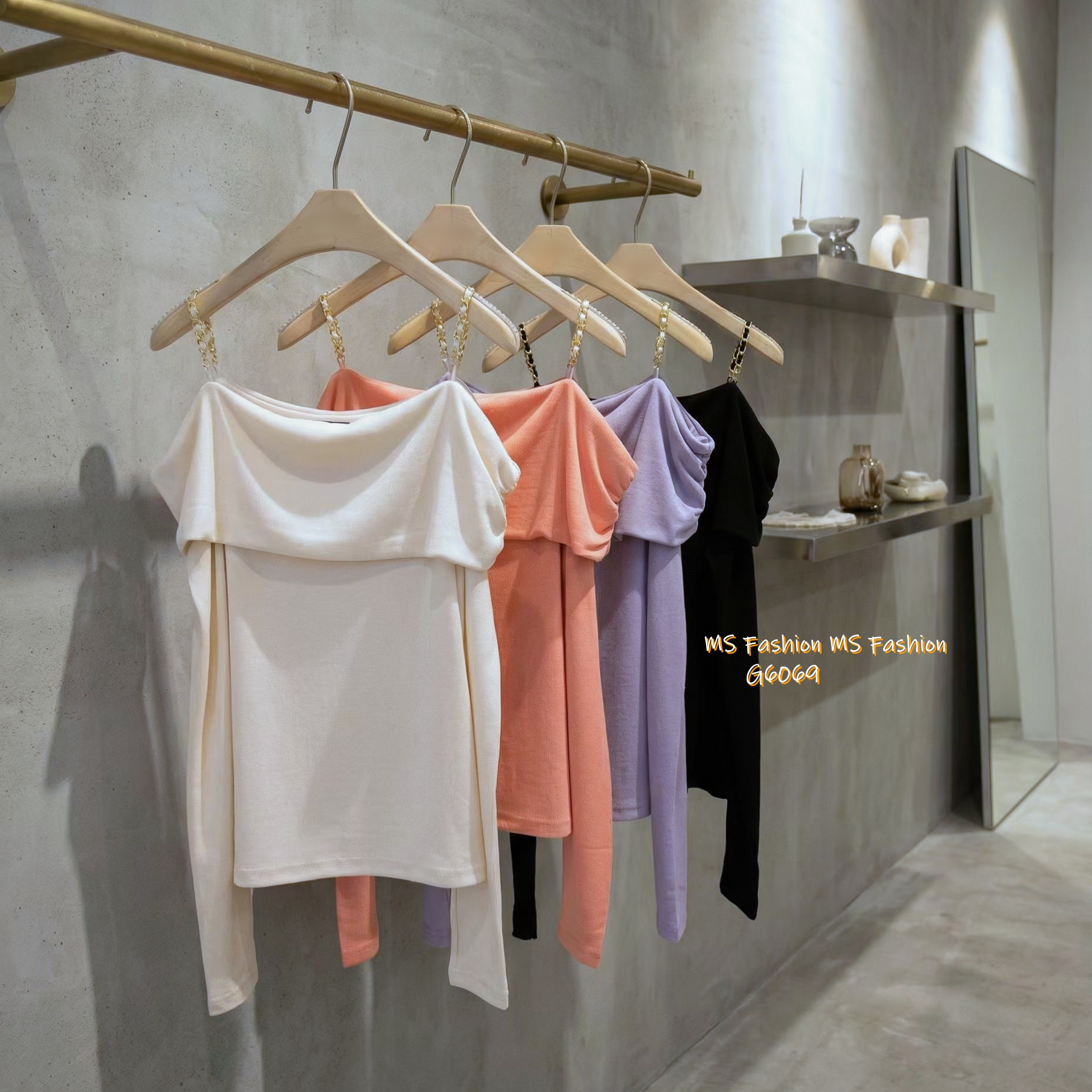 G6068 韓國🇰🇷金鏈吊帶露肩top