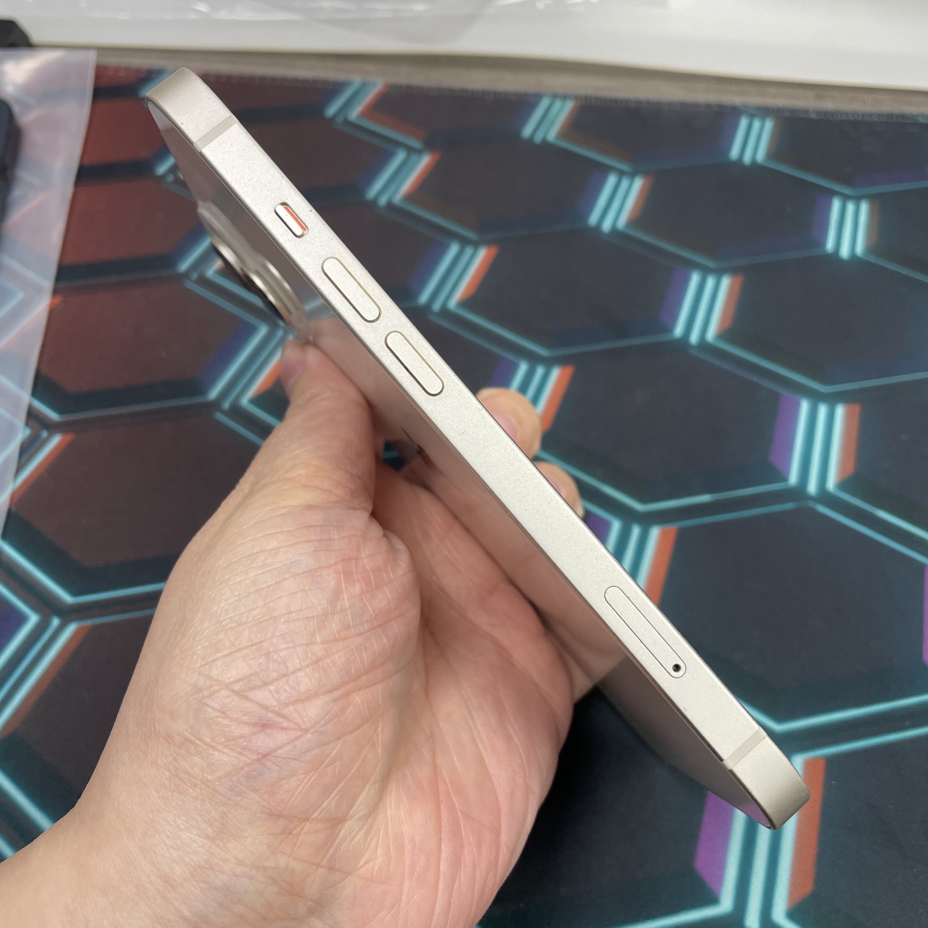 *7859 13 靚機 256GB 電73 白色 white