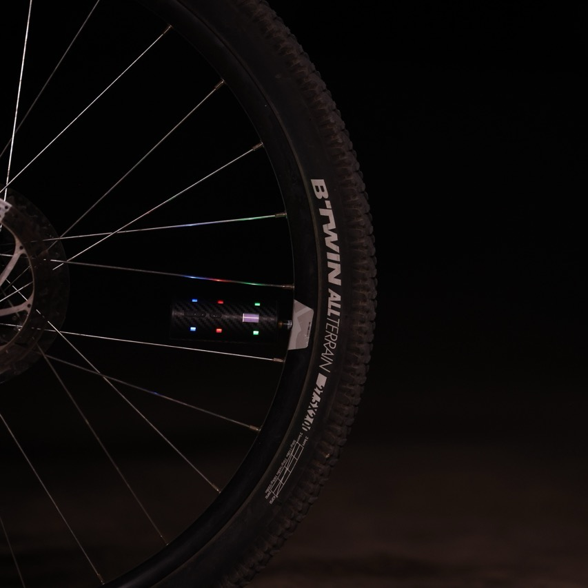 OUTZAC 3合1 掌上型電動氣泵 (150PSI / 自動停機 / 自行車專用) OUTZAC 3-in-1 Mini Electric Bike Pump (150PSI / Power Bank / LED Light)