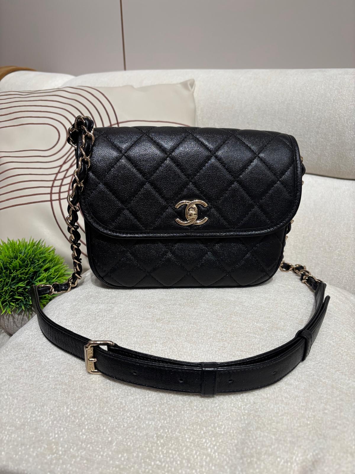 Chanel flap bag cc logo 黑色荔枝牛皮 ,100%Authentic ,98%new ✅31 card✅dust bag✅box