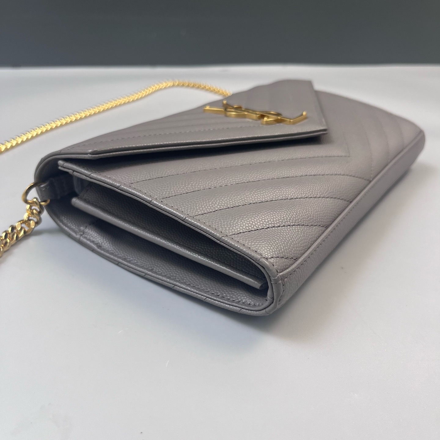 【預訂貨品】YSL大象灰魚子醬皮信封包