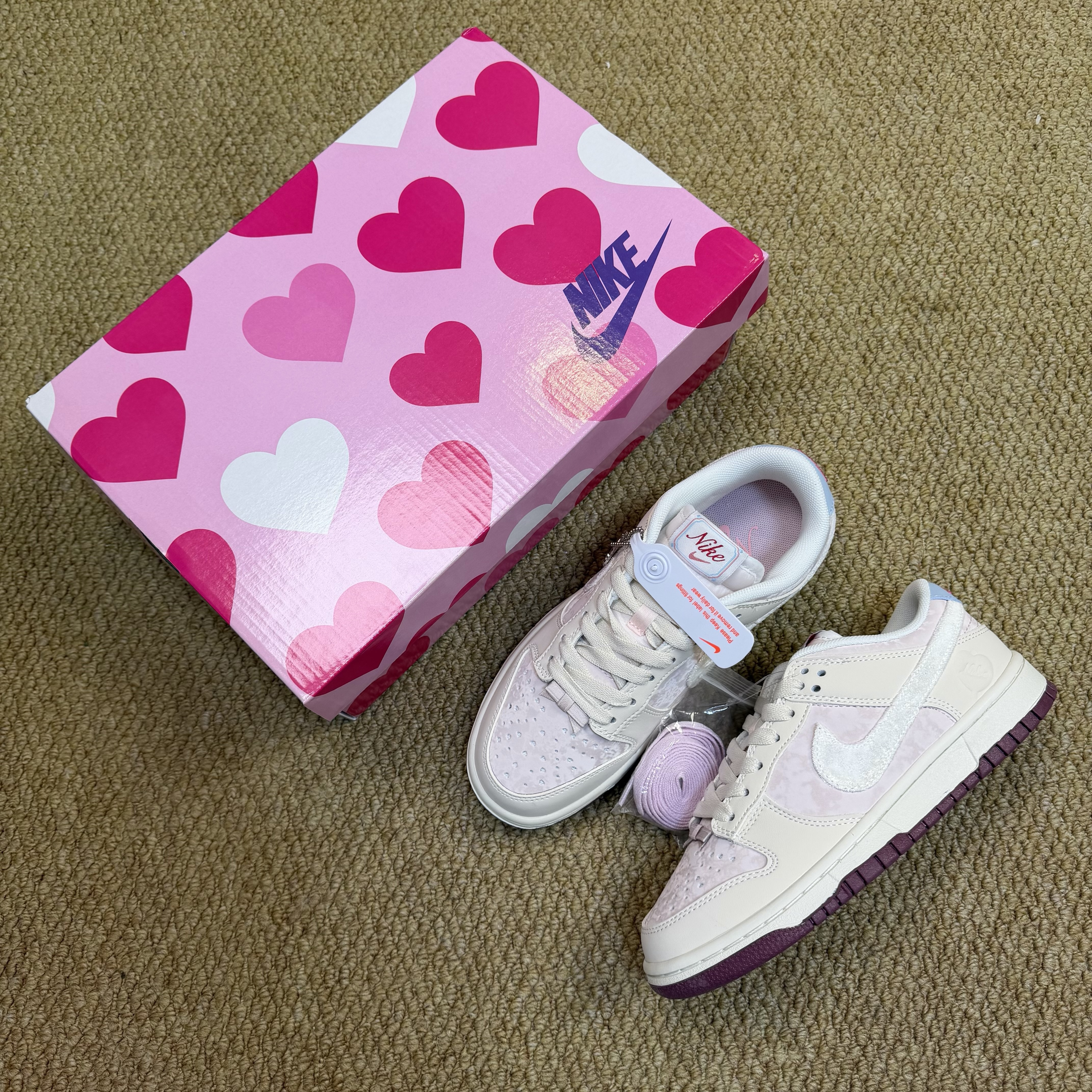 Nike Dunk Low "Valentine’s Day" IQ1145-610