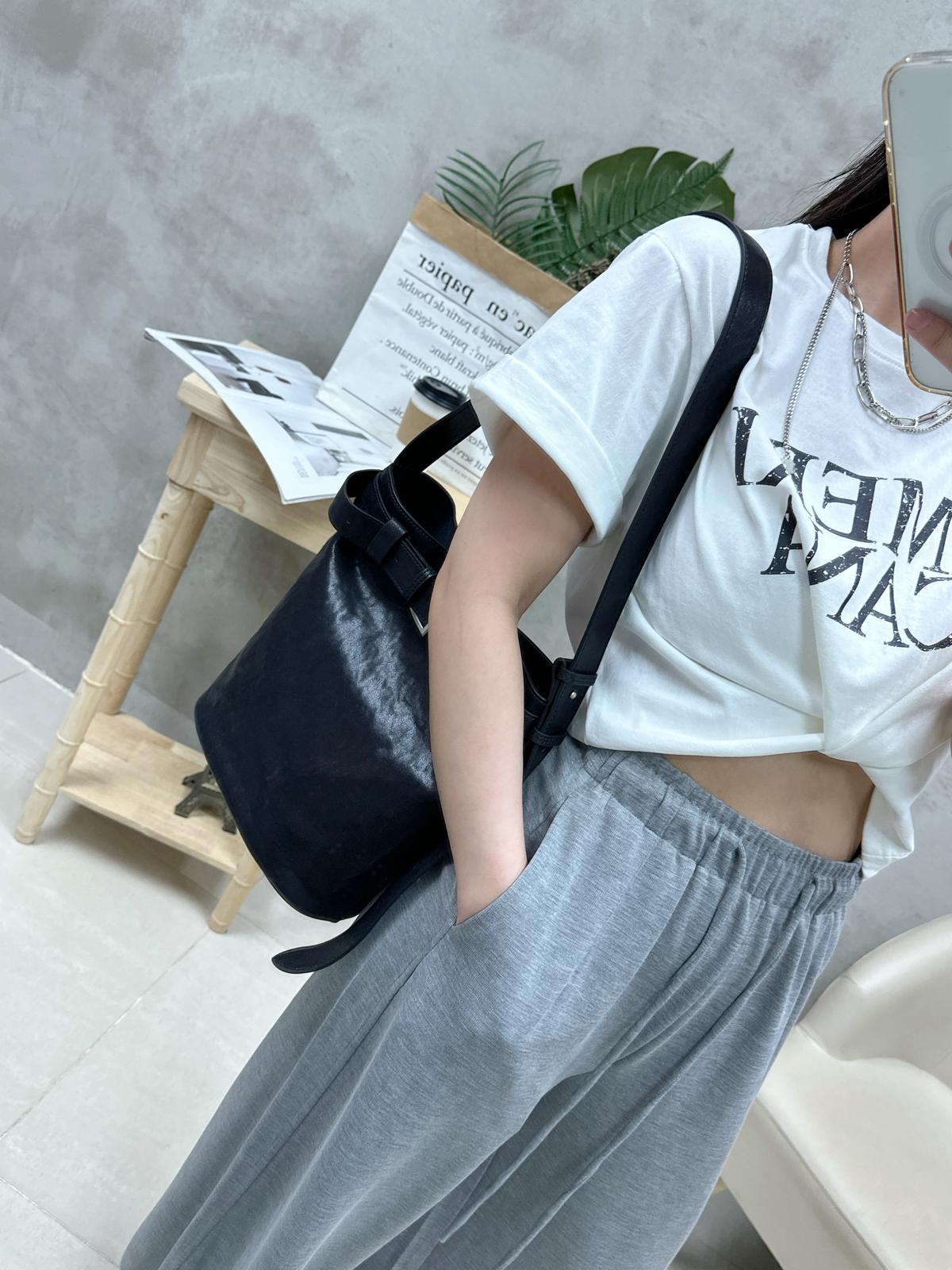 L14 洗水棉褶袖Top