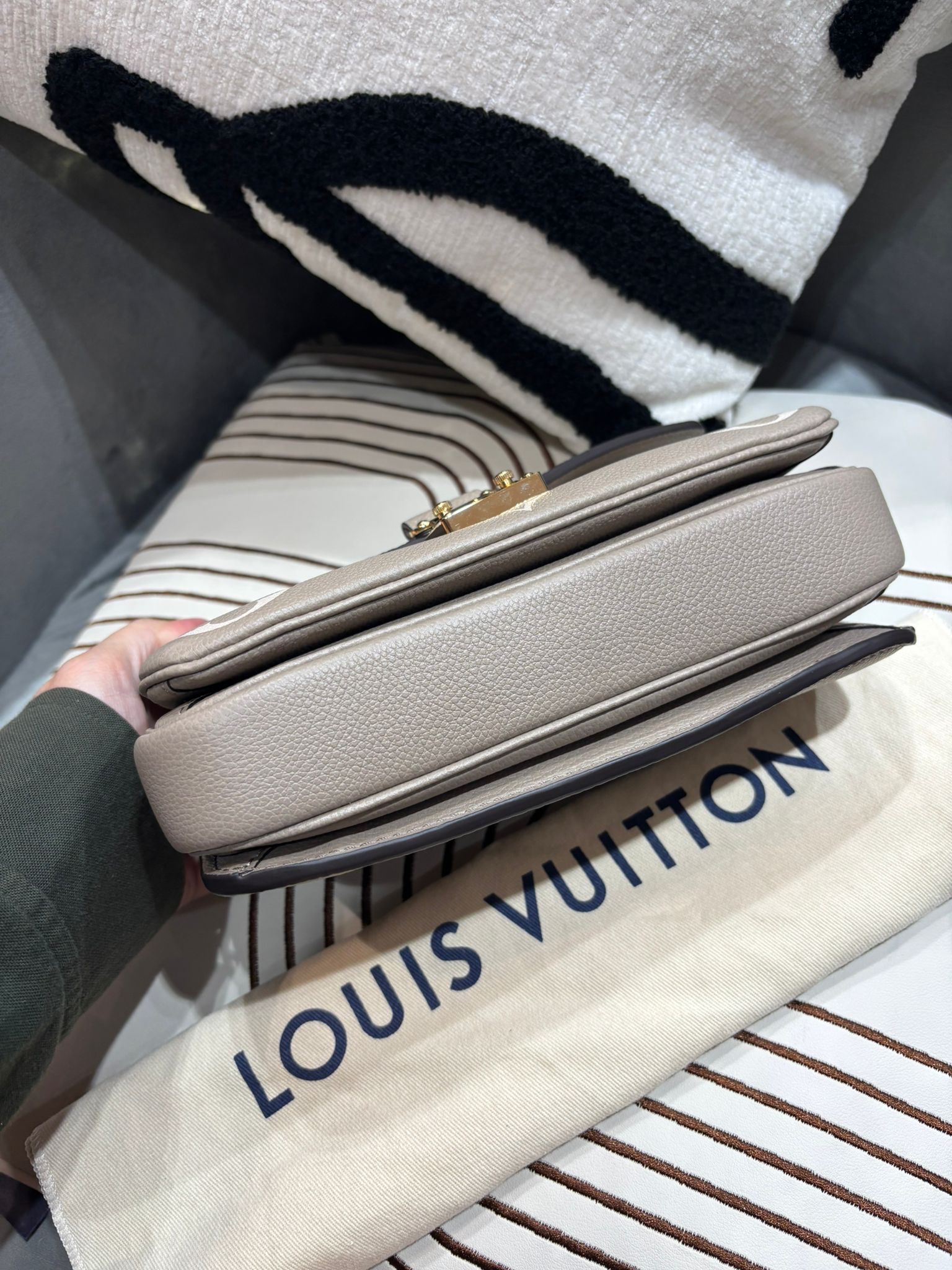 Lv Metis east west Calfskin 100%Authentic,98%new ✅dust bag  