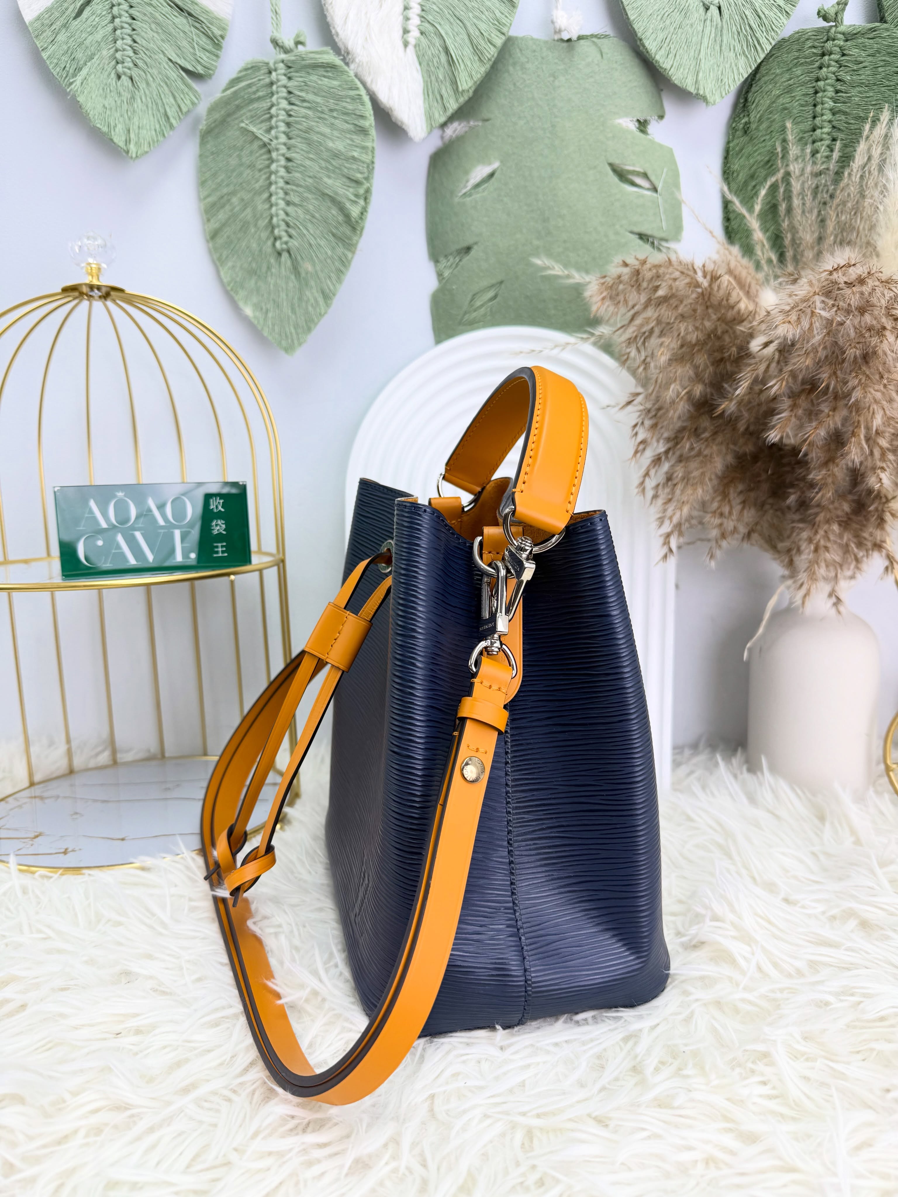 Lv👜 PRE OWNED 🛍️藍色樹皮紋 水桶包 晶片款 🖤