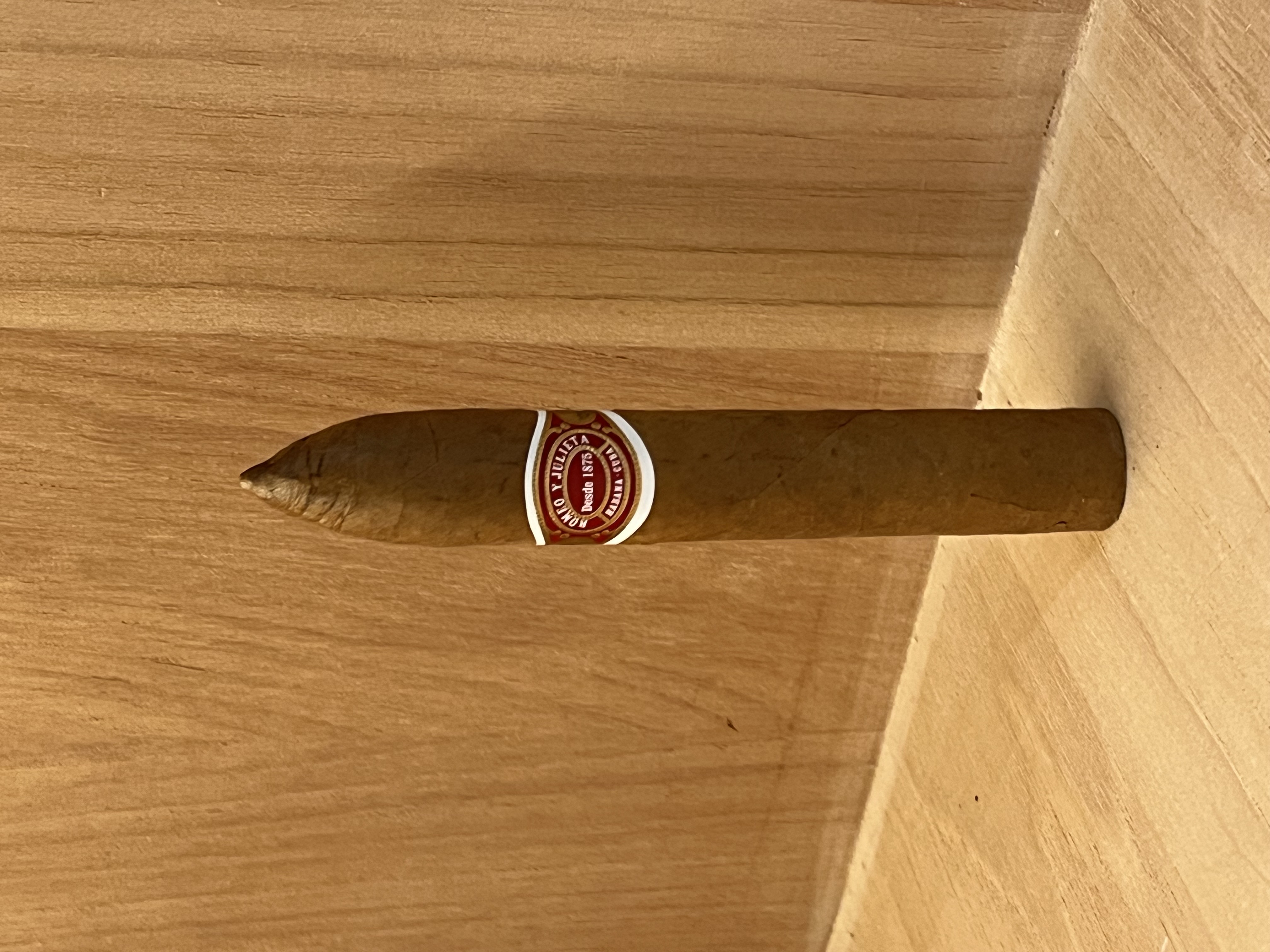 ROMEO Y JULIETA羅密歐比利高魚雷 （單支）    