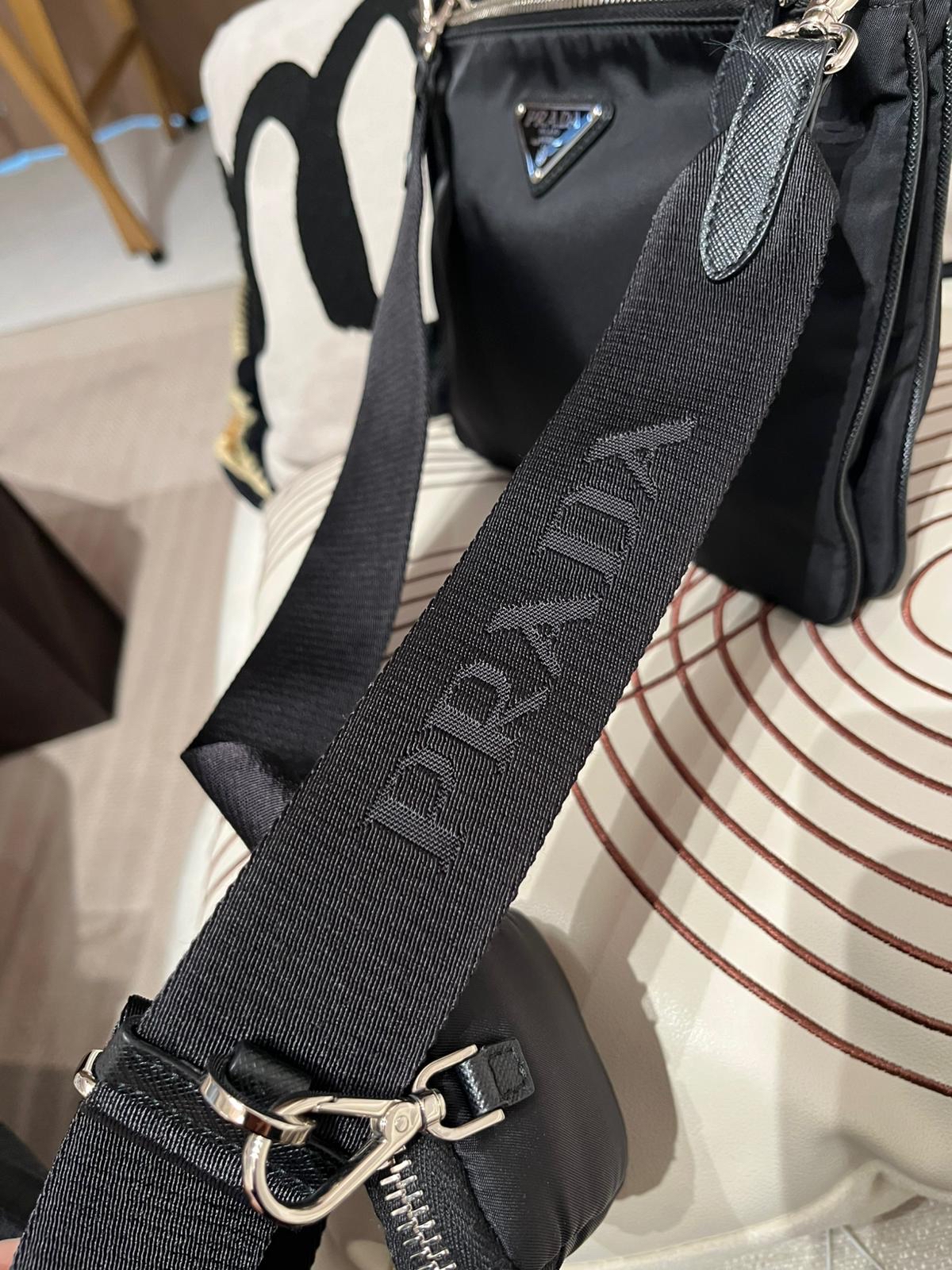 Prada re-edition re-nylon 2 way bag 100%Authentic,98%new ✅coin bag✅dust bag