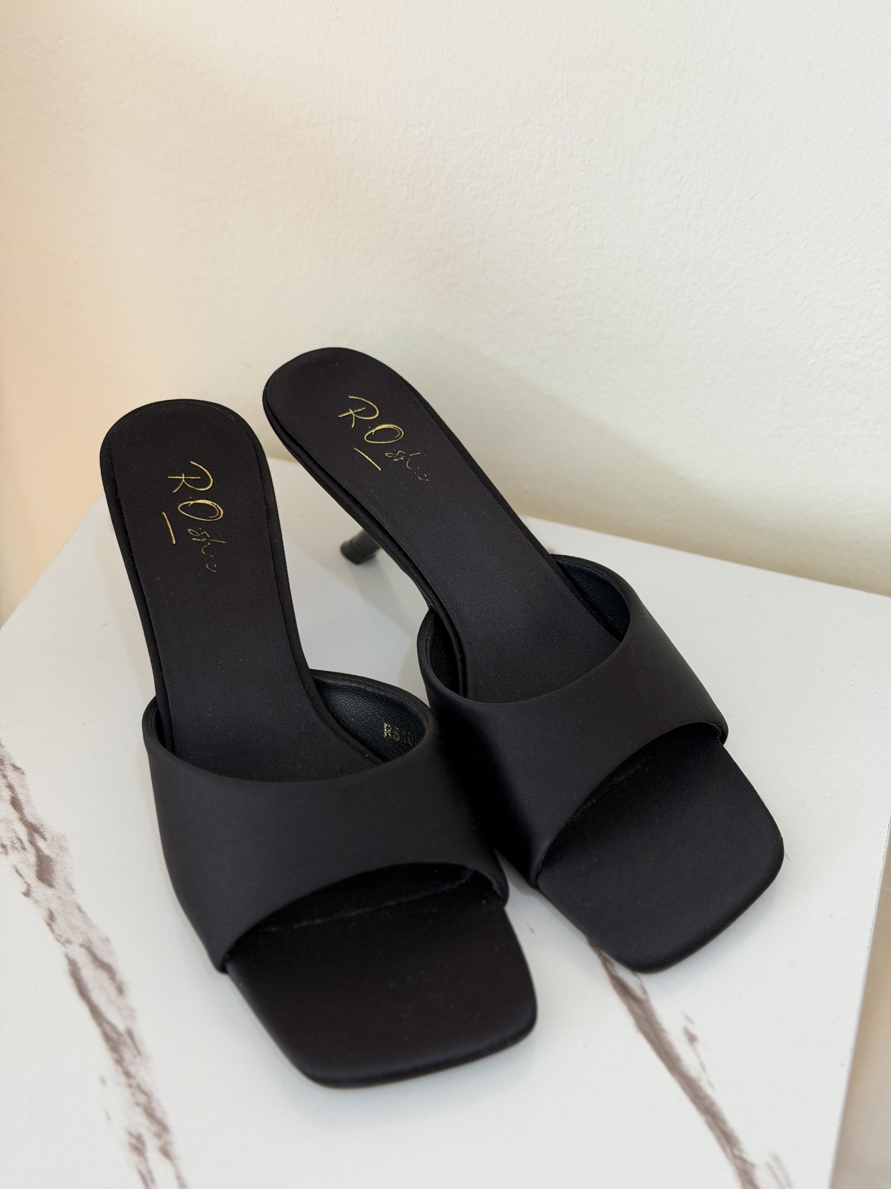 RS 10582 RO Shoes Minimalist Square-Toe Mid-Heel Pumps