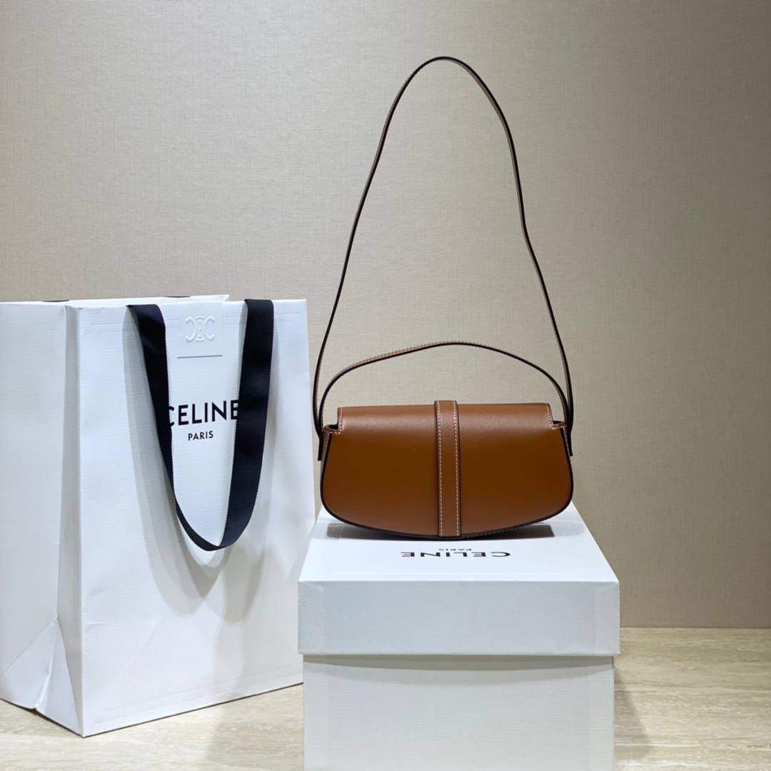 🔥大货实拍图 𝗖𝗘𝗟𝗜𝗡𝗘 ♥ 𝗧𝗔𝗕𝗢𝗨 𝗖𝗟𝗨𝗧𝗖𝗛 型号：10I592 尺寸：18*8*5cm