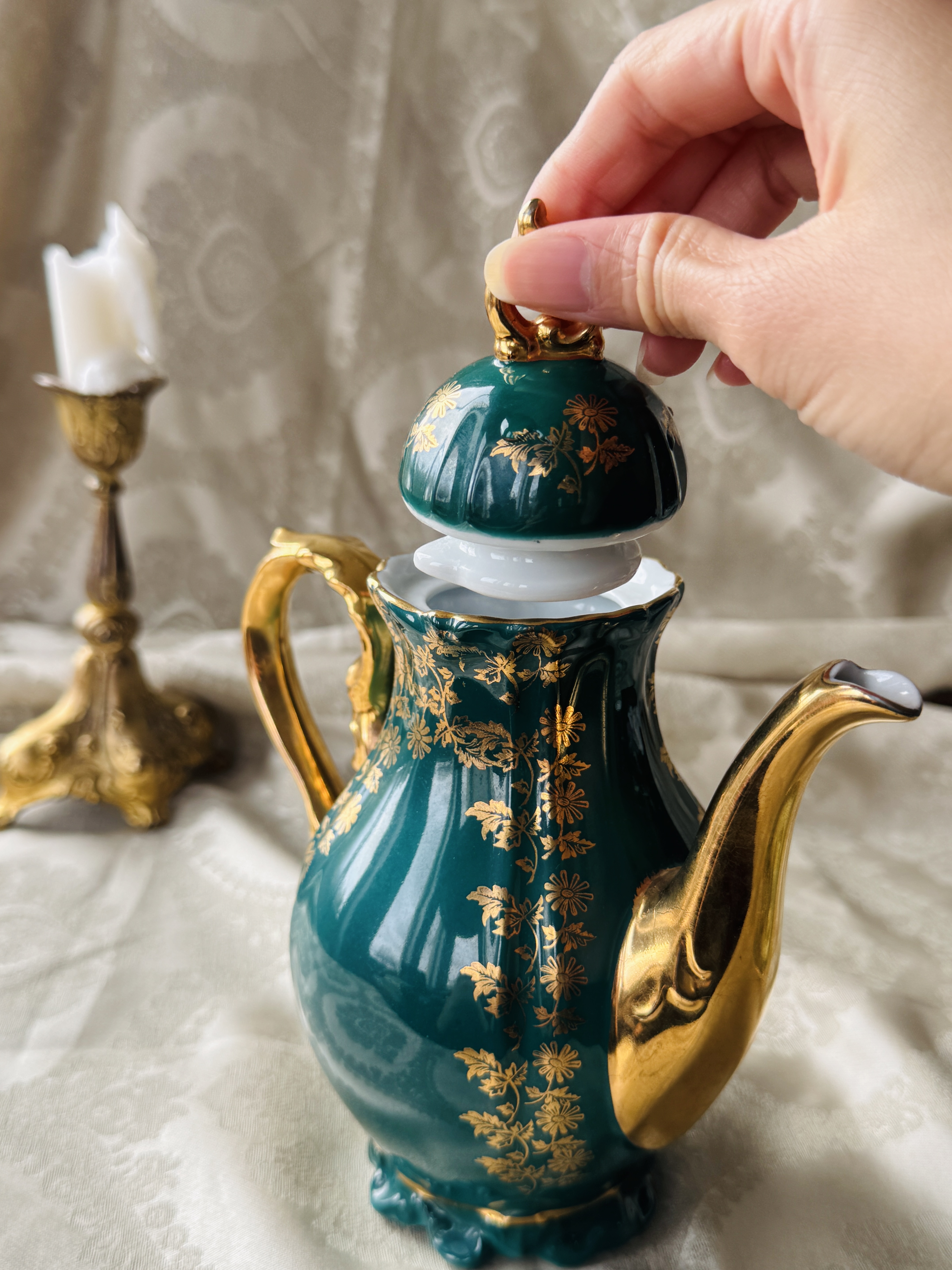 Vintage German Bavaria Romantic Courting Couple Green and Gold Coffee Pot(MT2467)