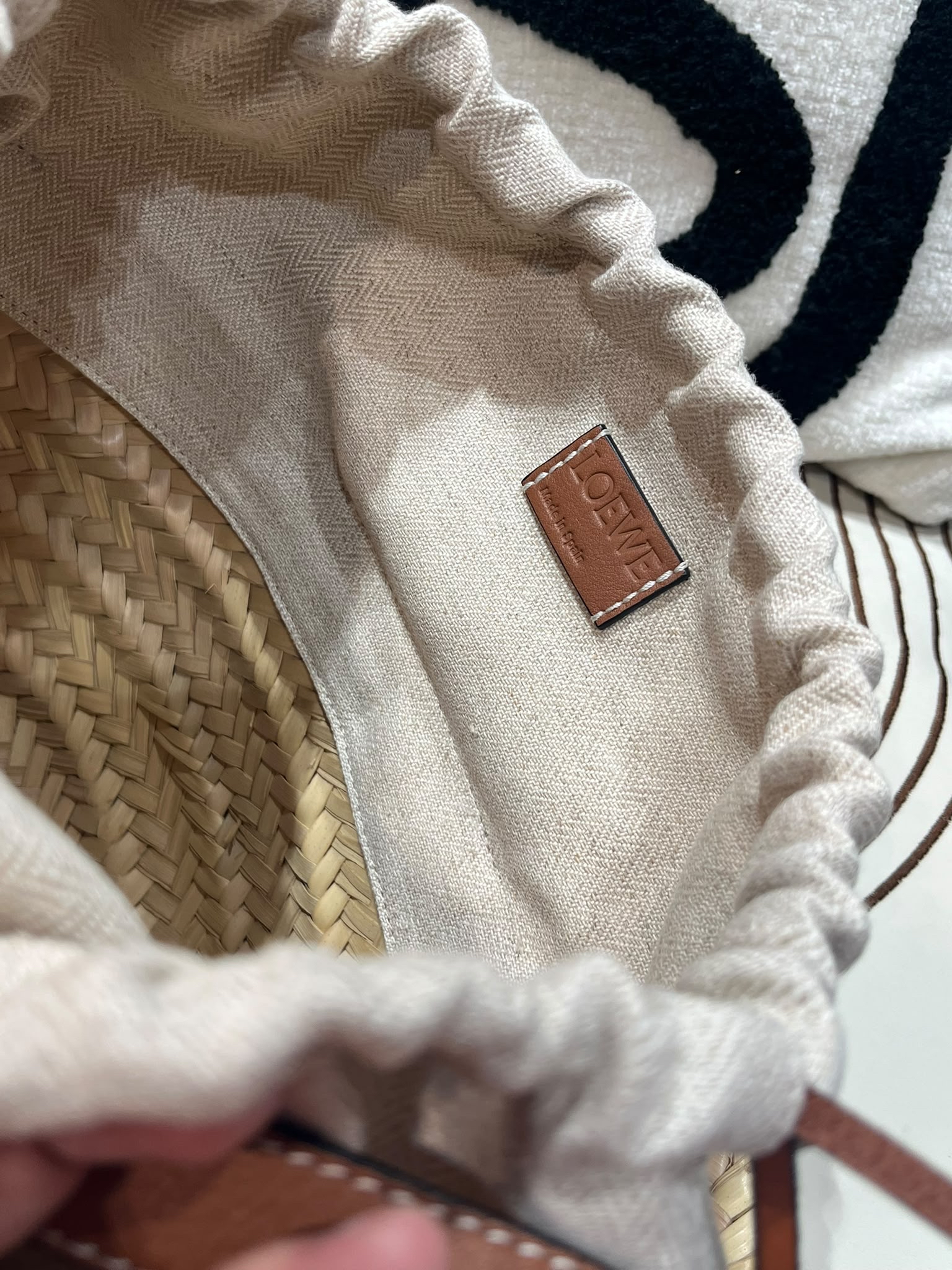 Loewe RAFFIA shoulder bag 斜孭袋 100%Authentic ,98%new ✅dust bag 
