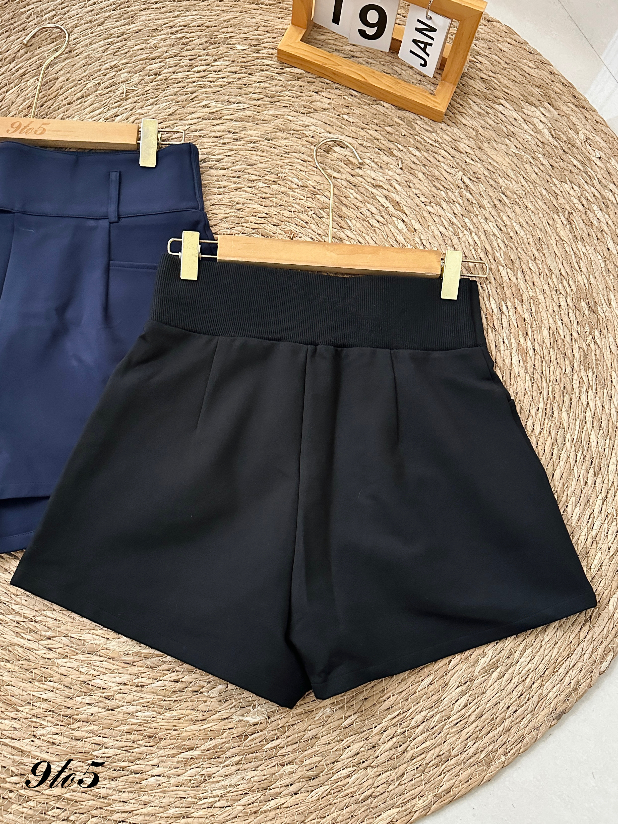 S1770 A Line Short Pants - Black & Blue