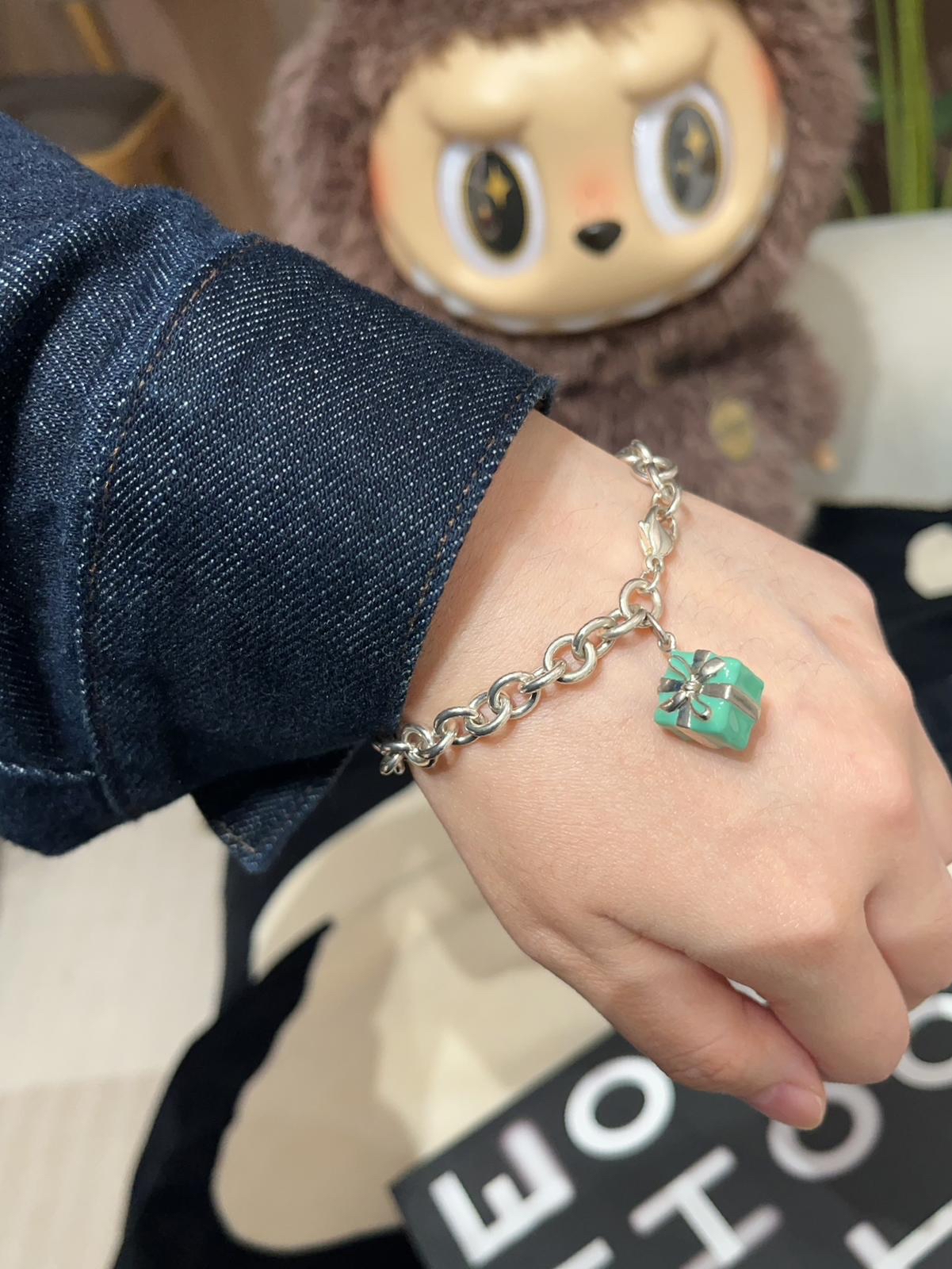 TIFFANY & Co. Gift Bracelet 純銀手鏈 100%Authentic, 99%New ✅Box