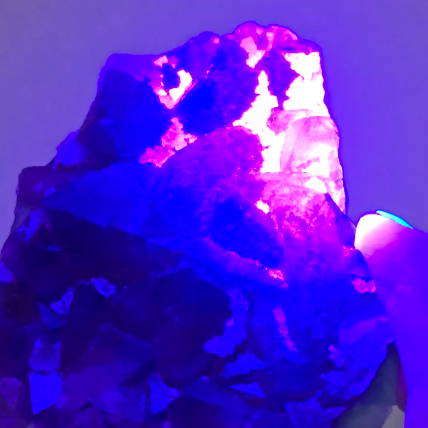 Purple-edged octahedral fluorite floater - FL281