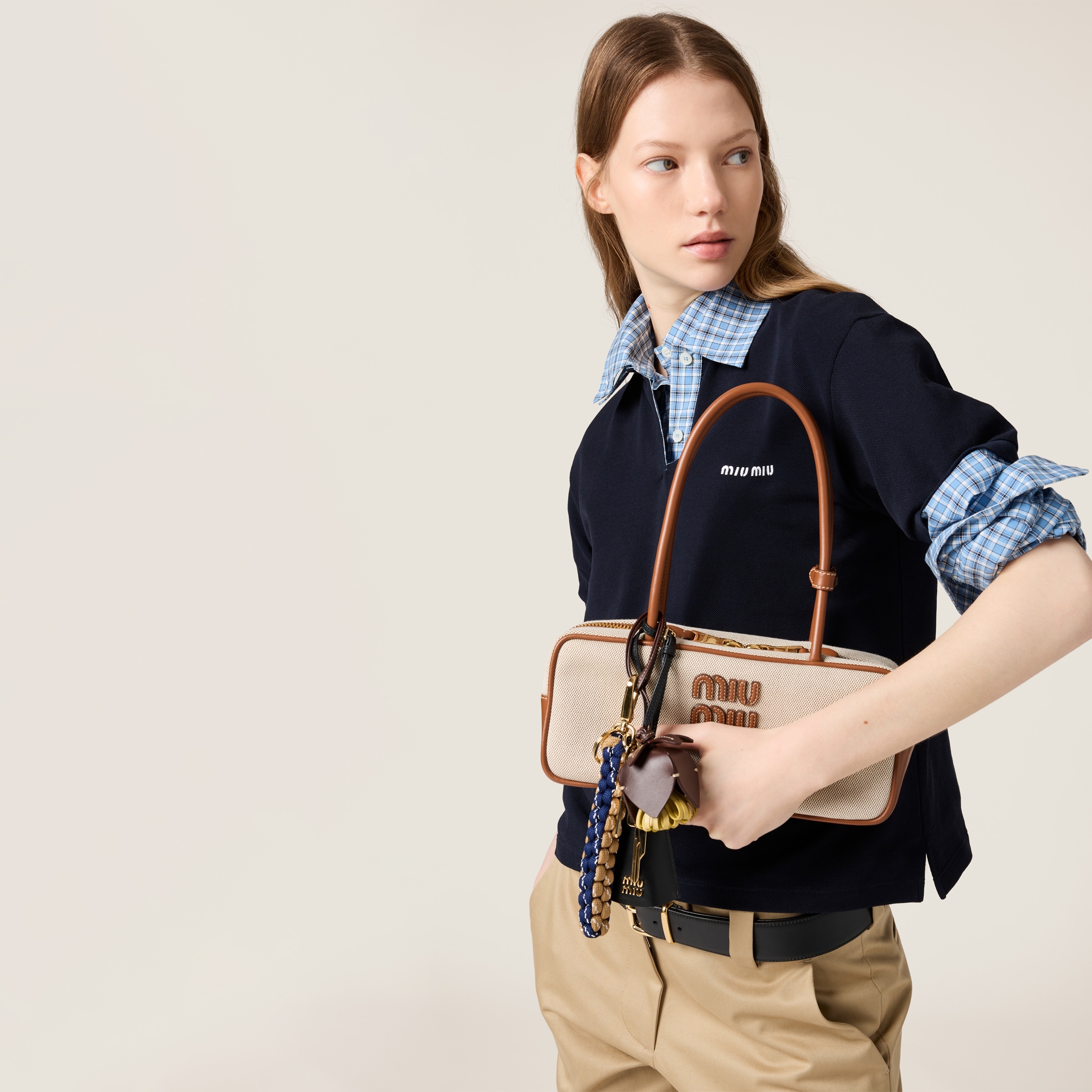 精選貨品優惠🍒訂貨📮MIUMIU Beau canvas and leather bag (不連掛飾)   🔖Size 28x11.5x8cm