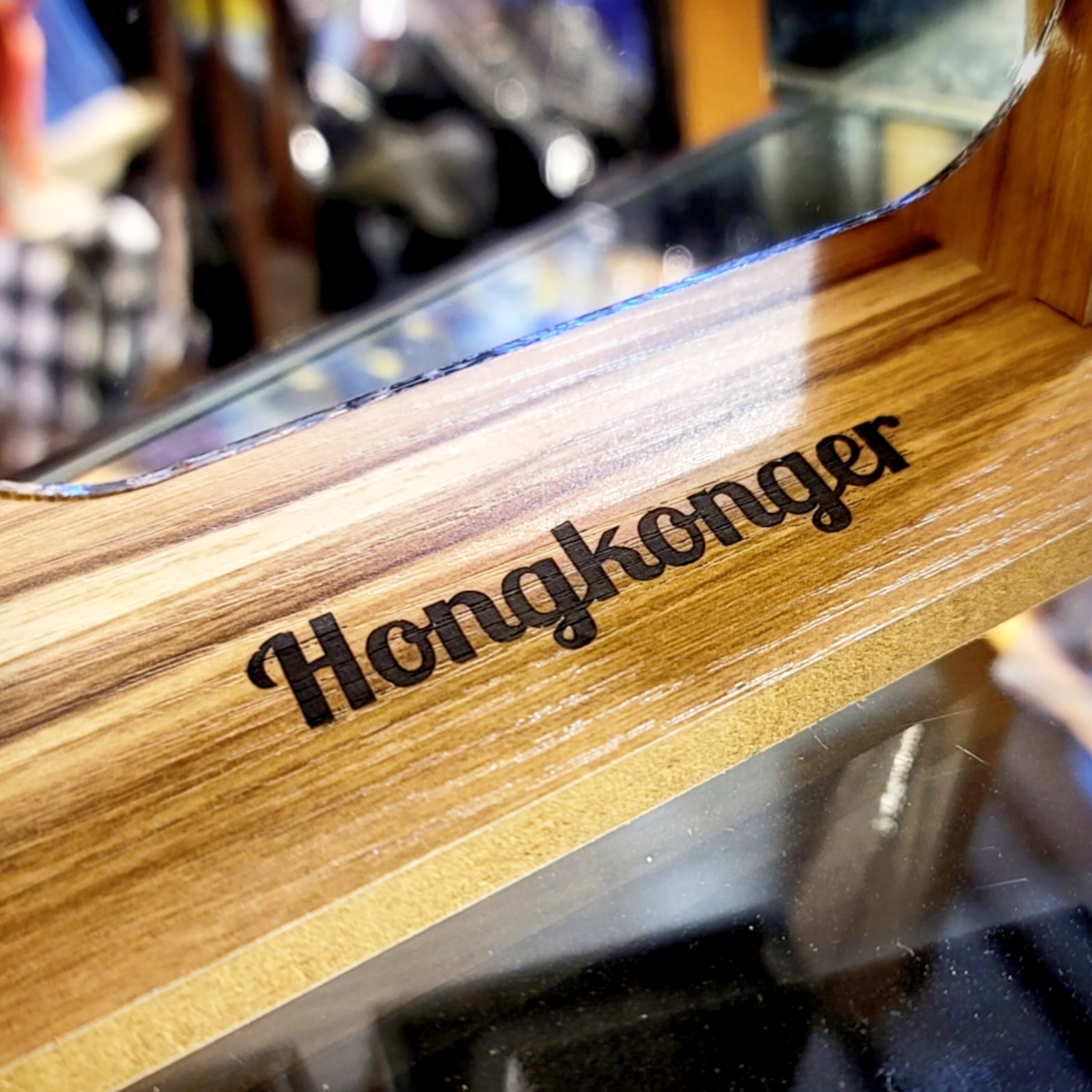 ​【木系質感生活 】Hongkonger 木製座枱鏡 (專屬刻字)