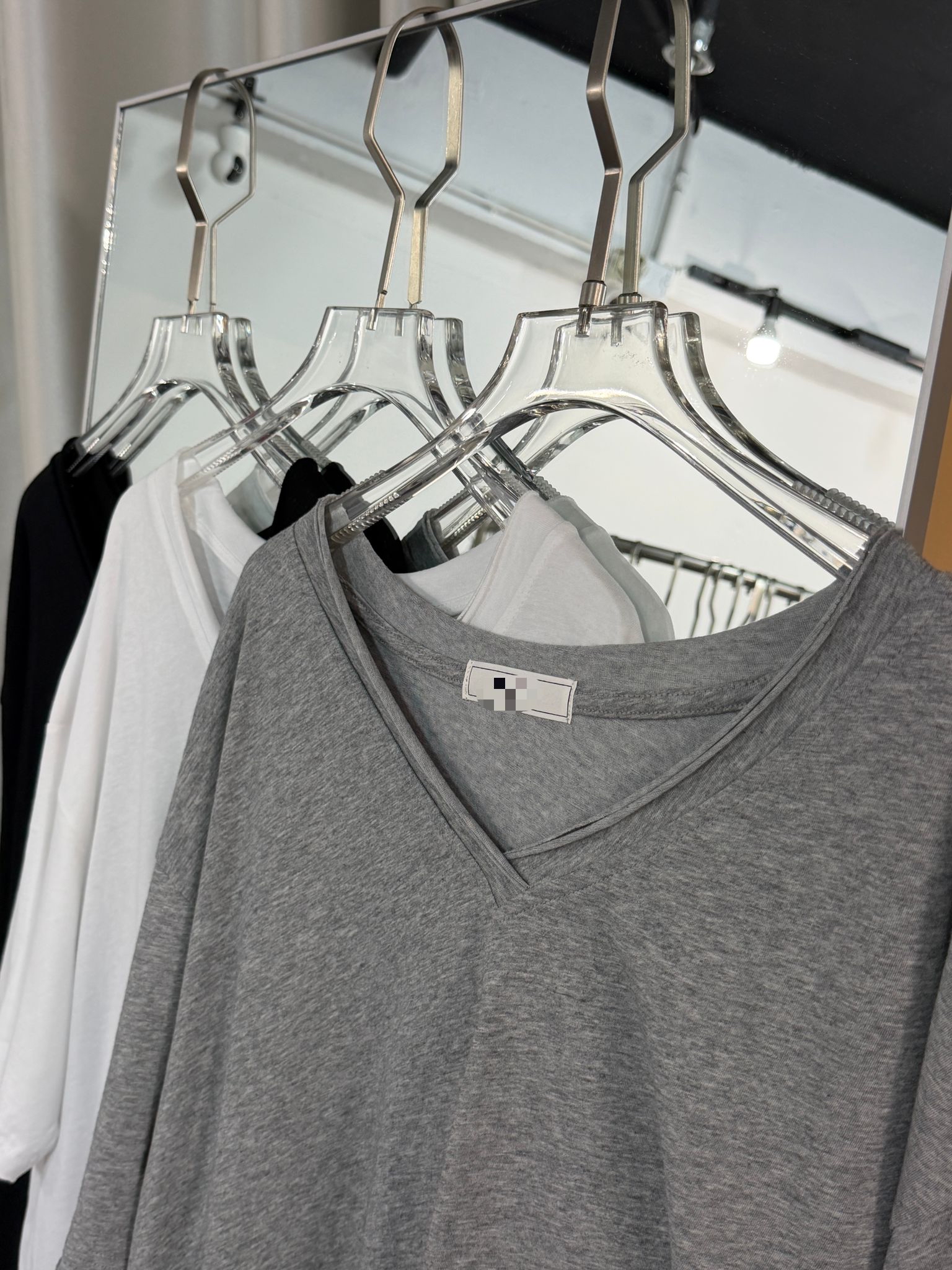 簡約V領竹節寬鬆T