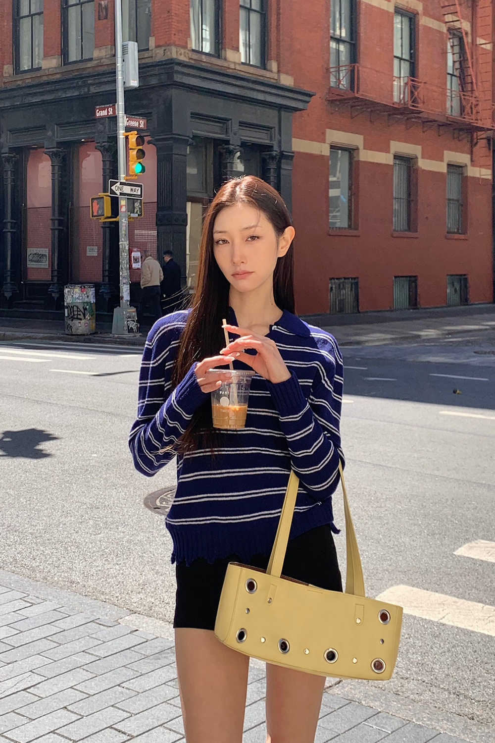 韓國🇰🇷設計品牌Hyoin x Heeari | Haze Eyelet Leather Mini Bag