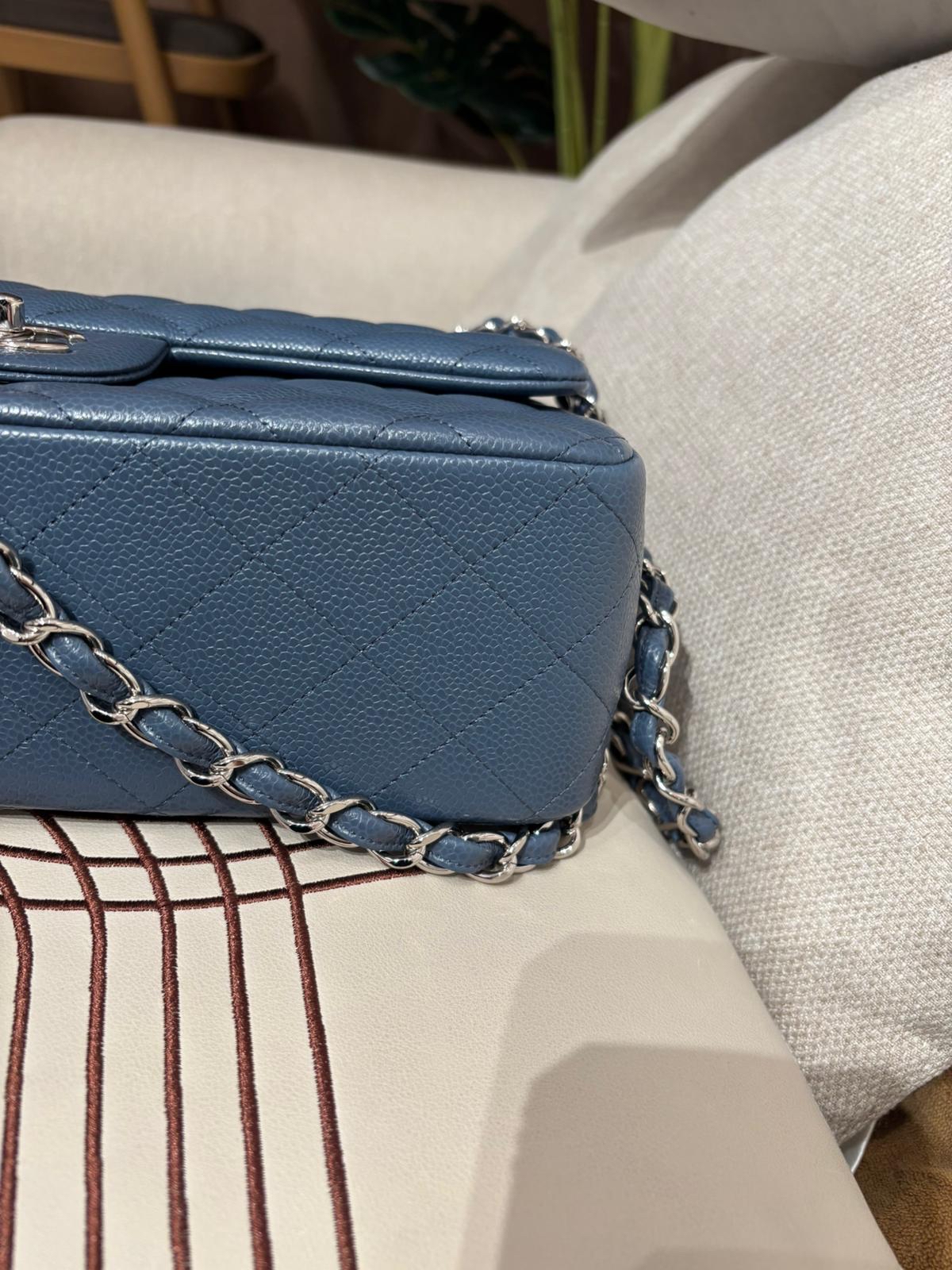 Chanel classic flap 30cm jumbo A58600荔枝牛皮銀扣,100%Authentic ,98%new ✅CARD✅塵袋✅box