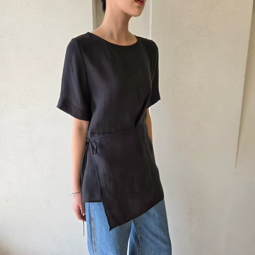 Asymmetrical Side-Tie Short Sleeve Top ‖ 不对称侧绑带设计感短袖上衣 KR0110872