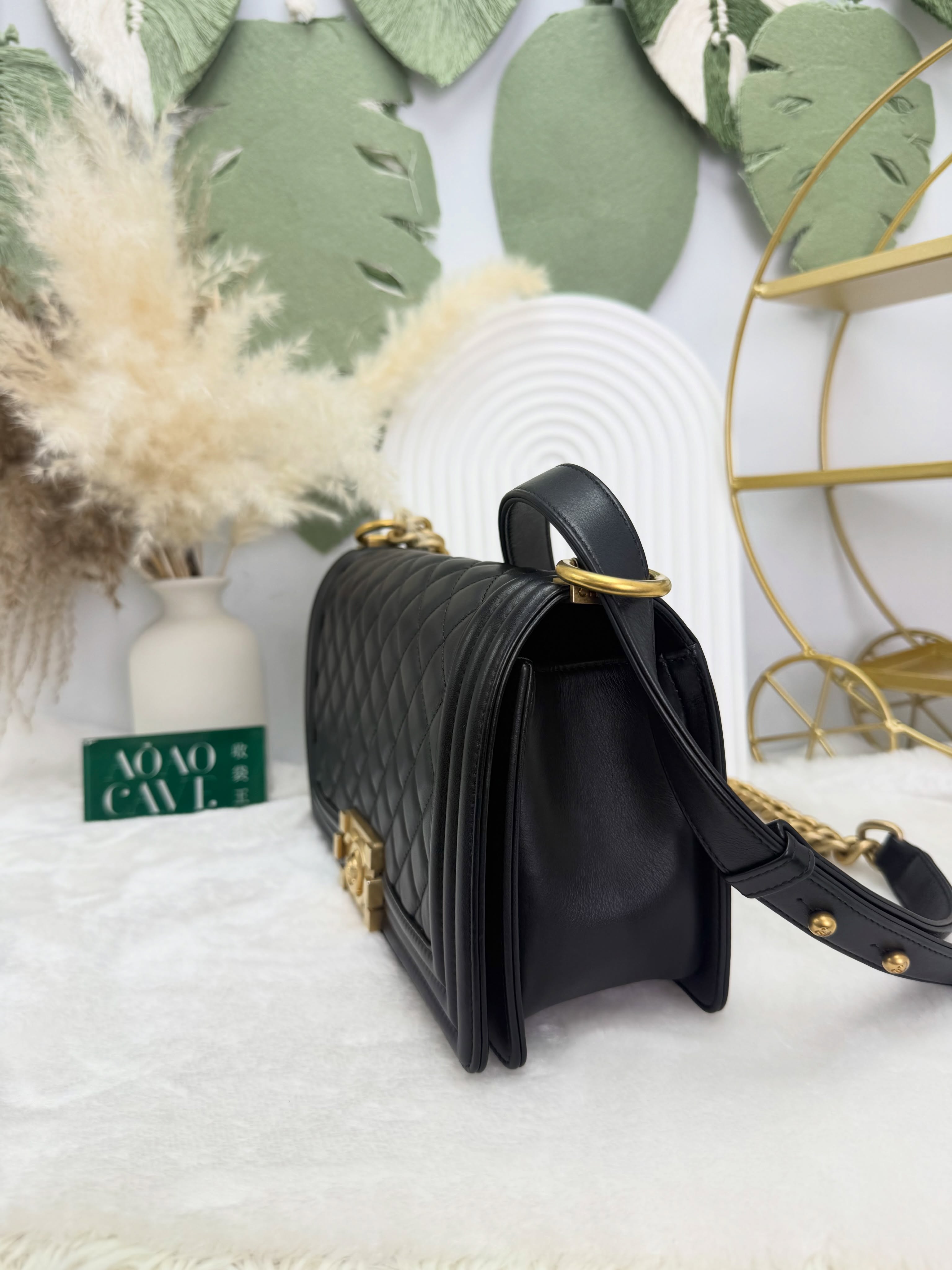 Chanel👜 PRE OWNED 🛍️黑金leboy Medium 有卡有盒🖤
