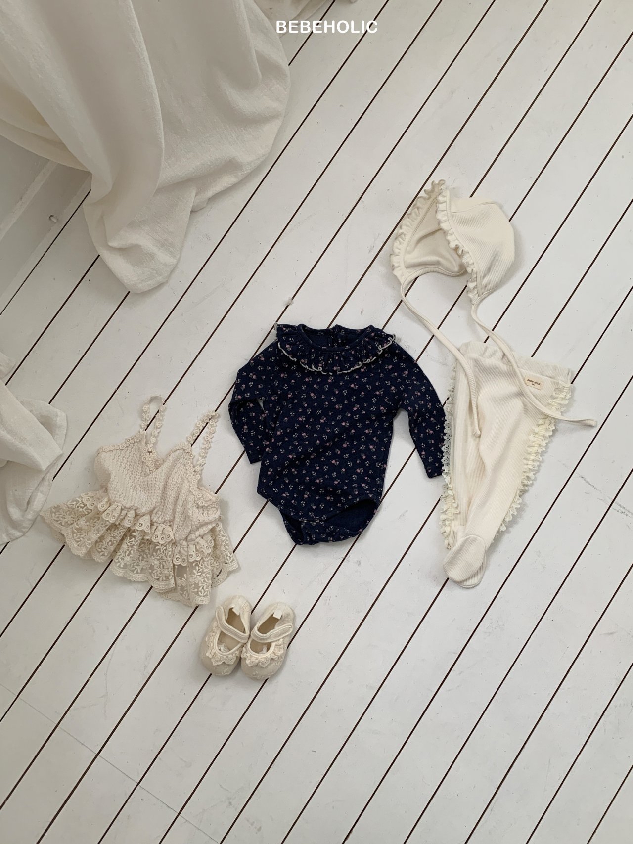 🌸預訂 韓國直送🌸🇰🇷BEBEHOLIC三色碎花荷葉領長袖包屁衣