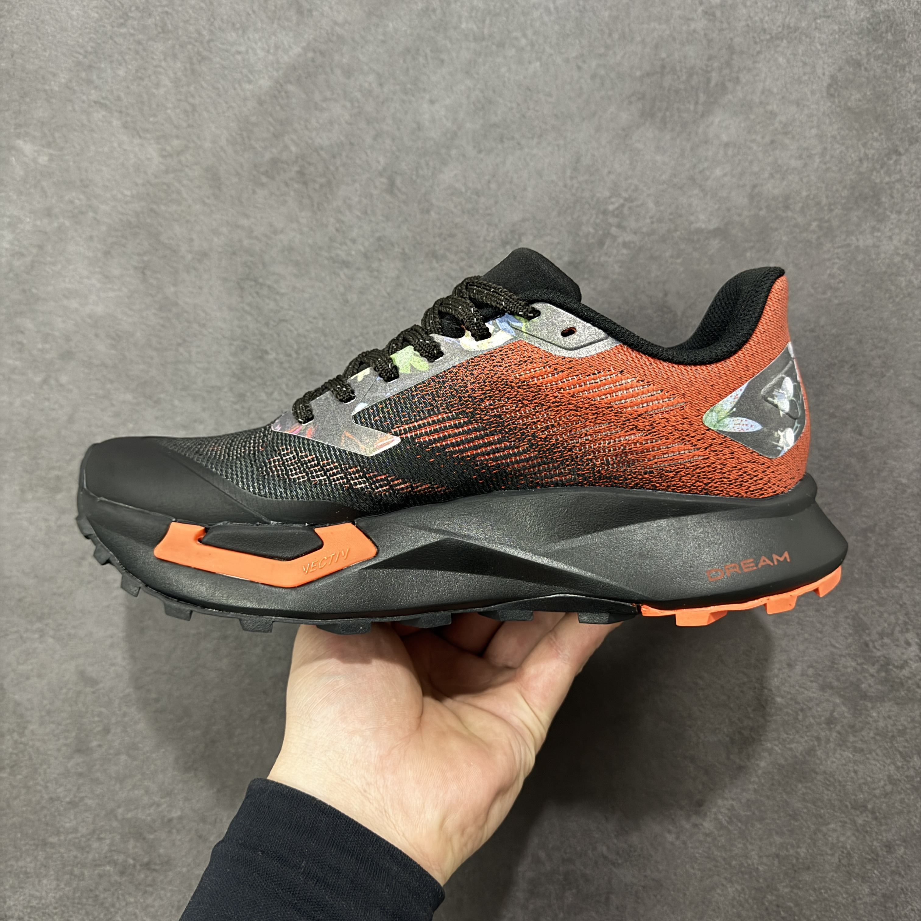 The North Face VECTIV Enduris 4