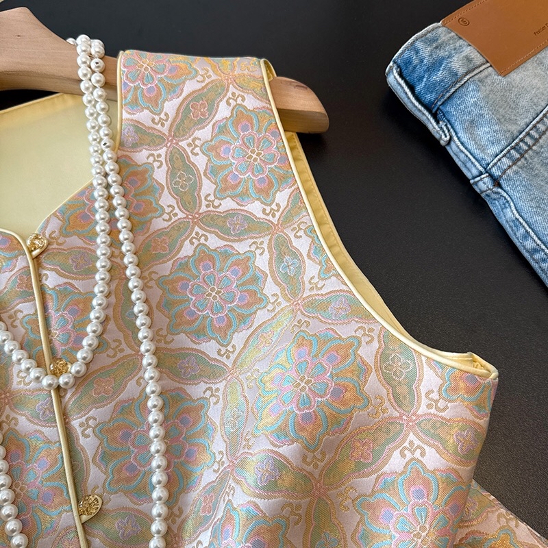 B101(0193) 新中式国潮圈型花重工提花前排珠子波浪下摆粉马甲上衣