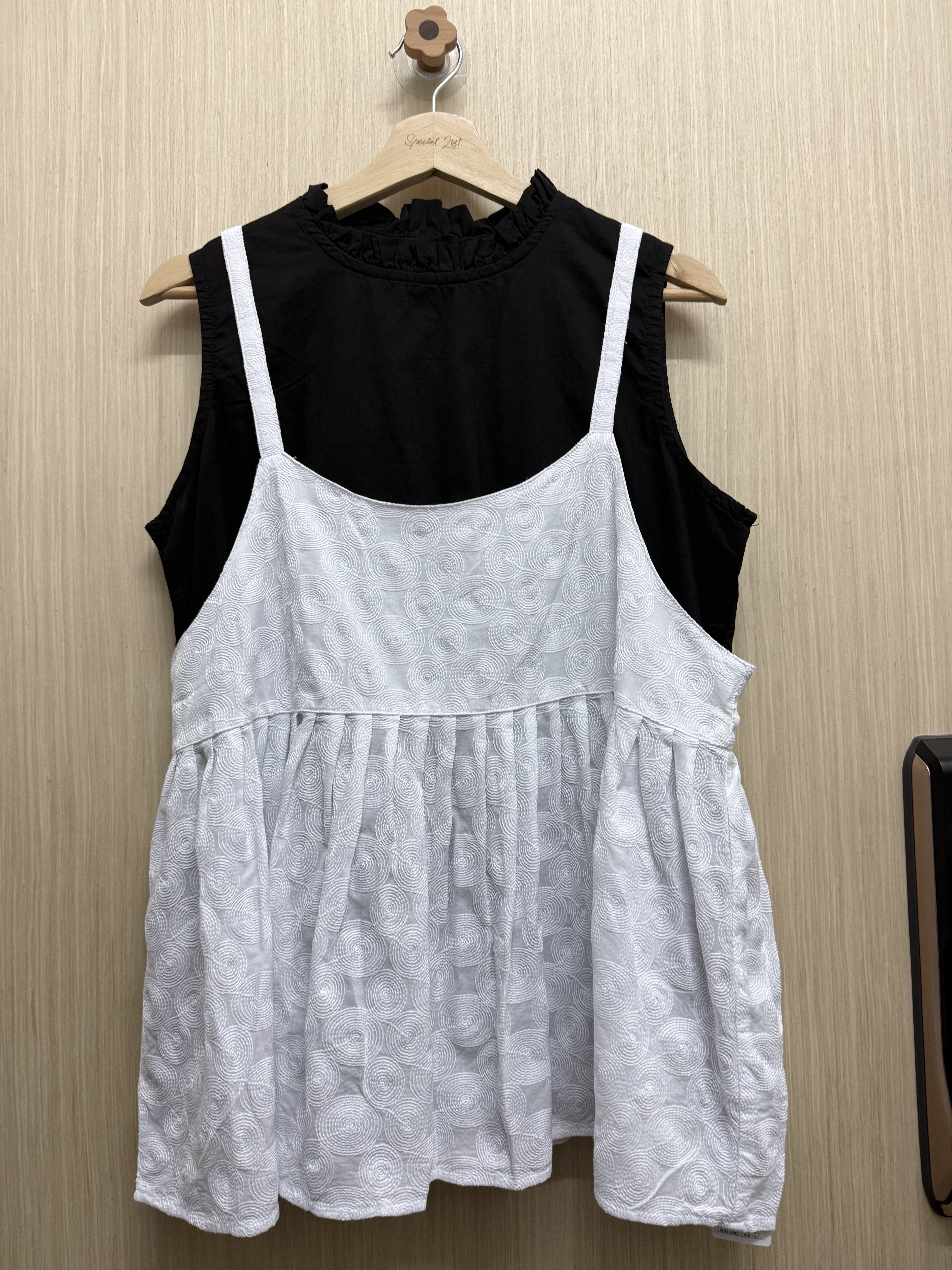 立體圈圈紋吊帶（白色）