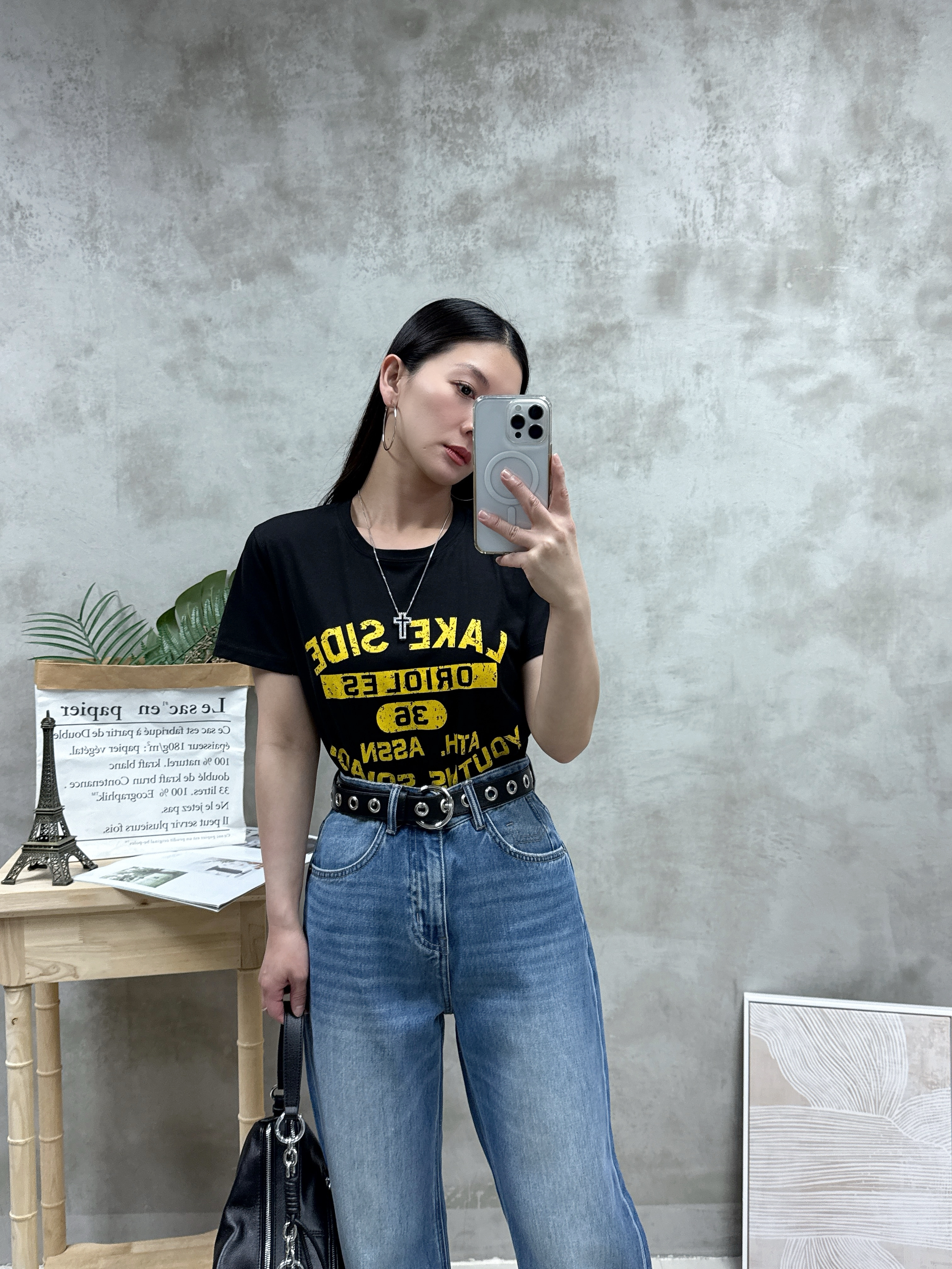 F01 拼色英文字Tee