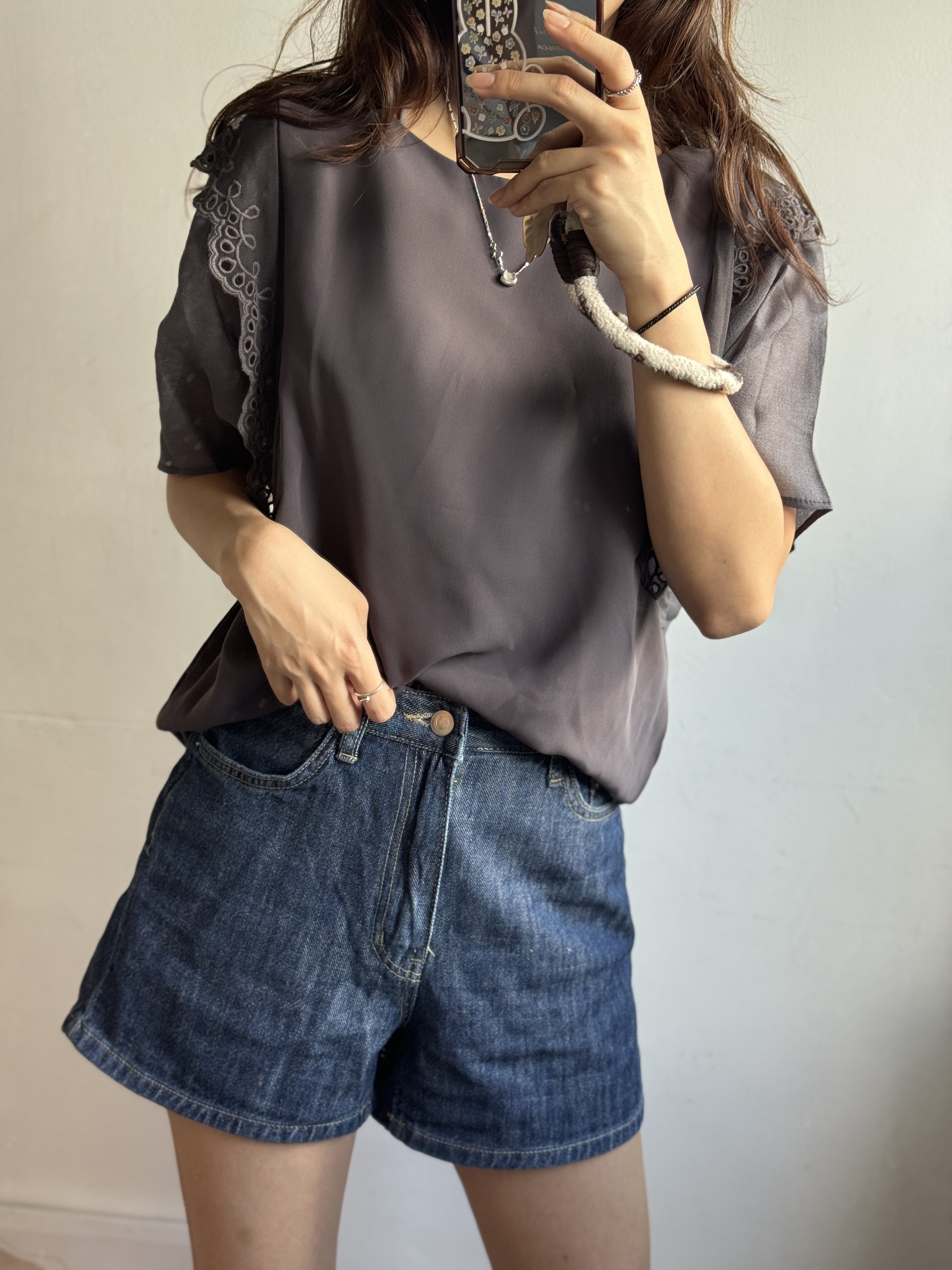 特價 透紗袖top