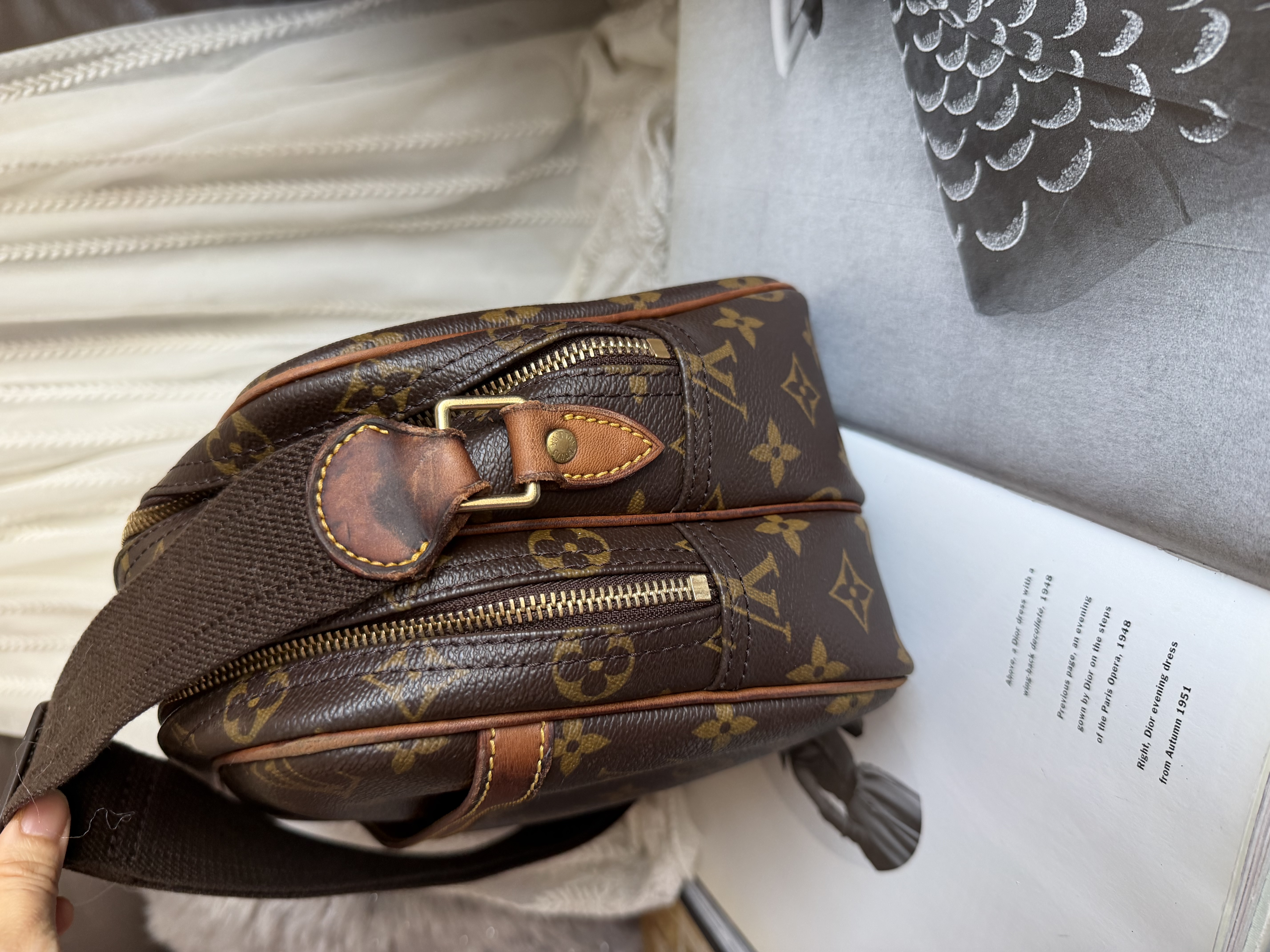 Lv monogram reporter bag 