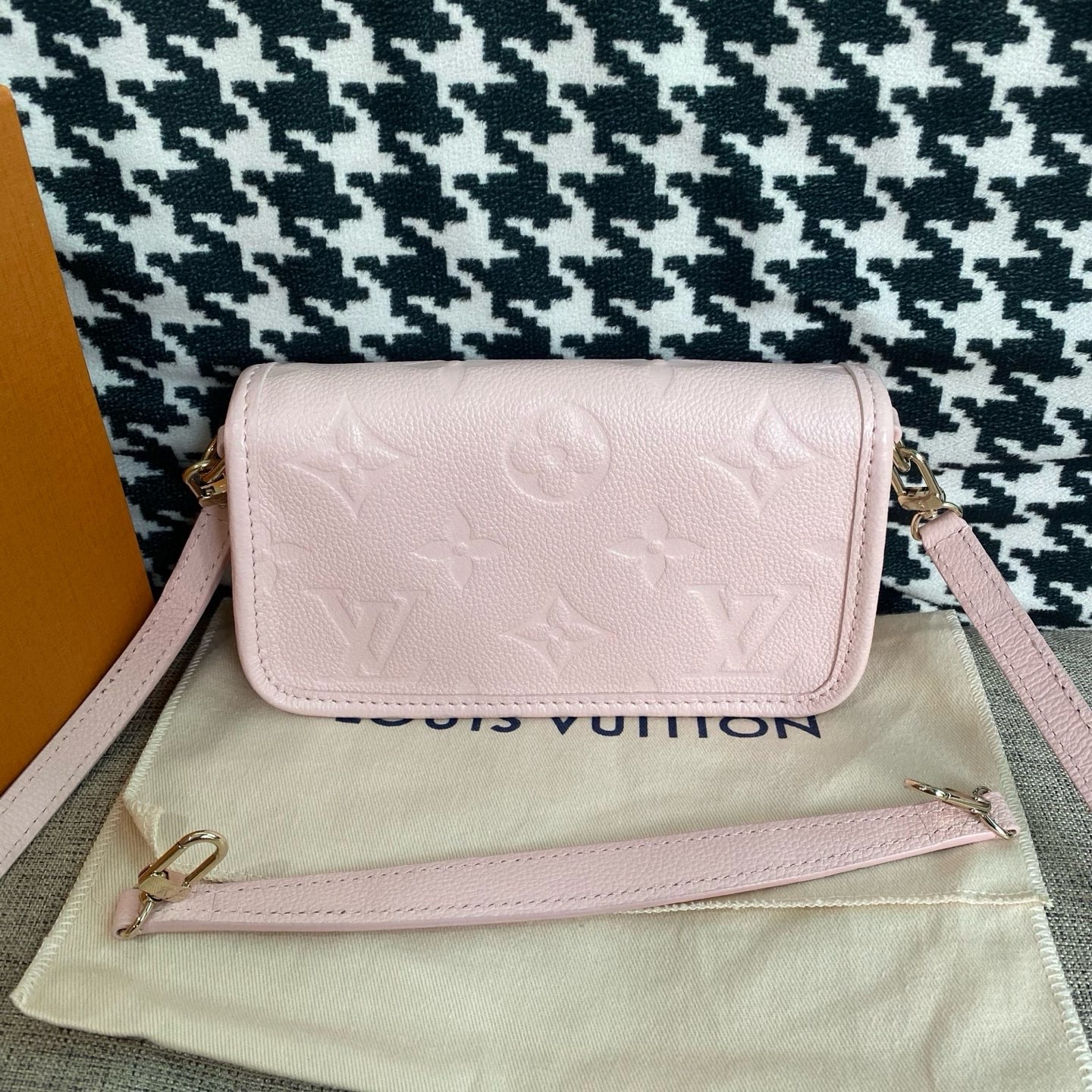 【預訂貨品】LV mini粉色法棍