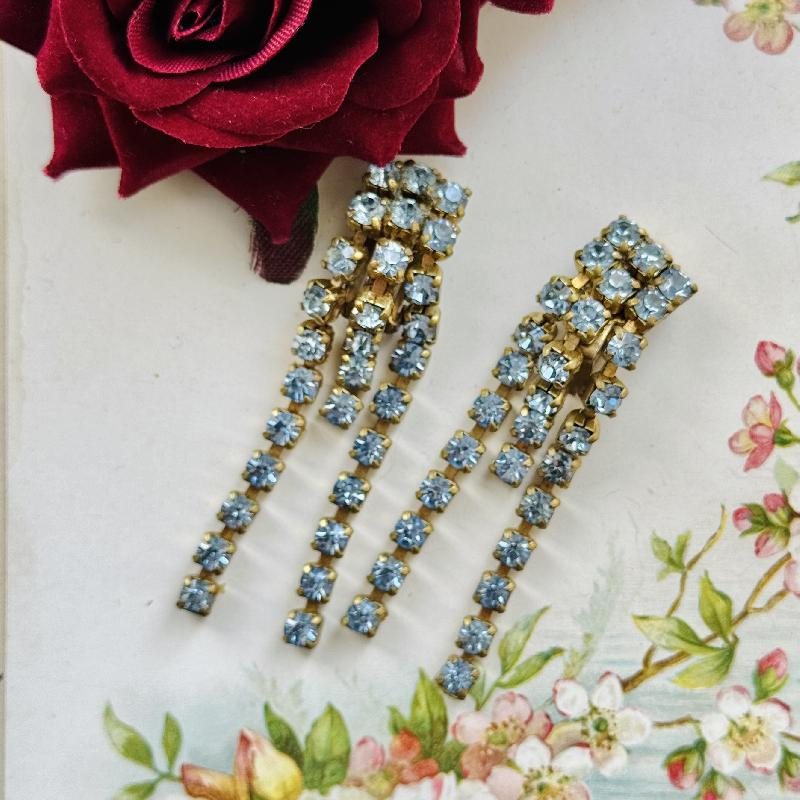 Vintage C.a. 1950-70s American Powder Blue Sparkling Crystal Waterfall Tassel Long Clip Earrings / Cocktail Earrings (MT1795)