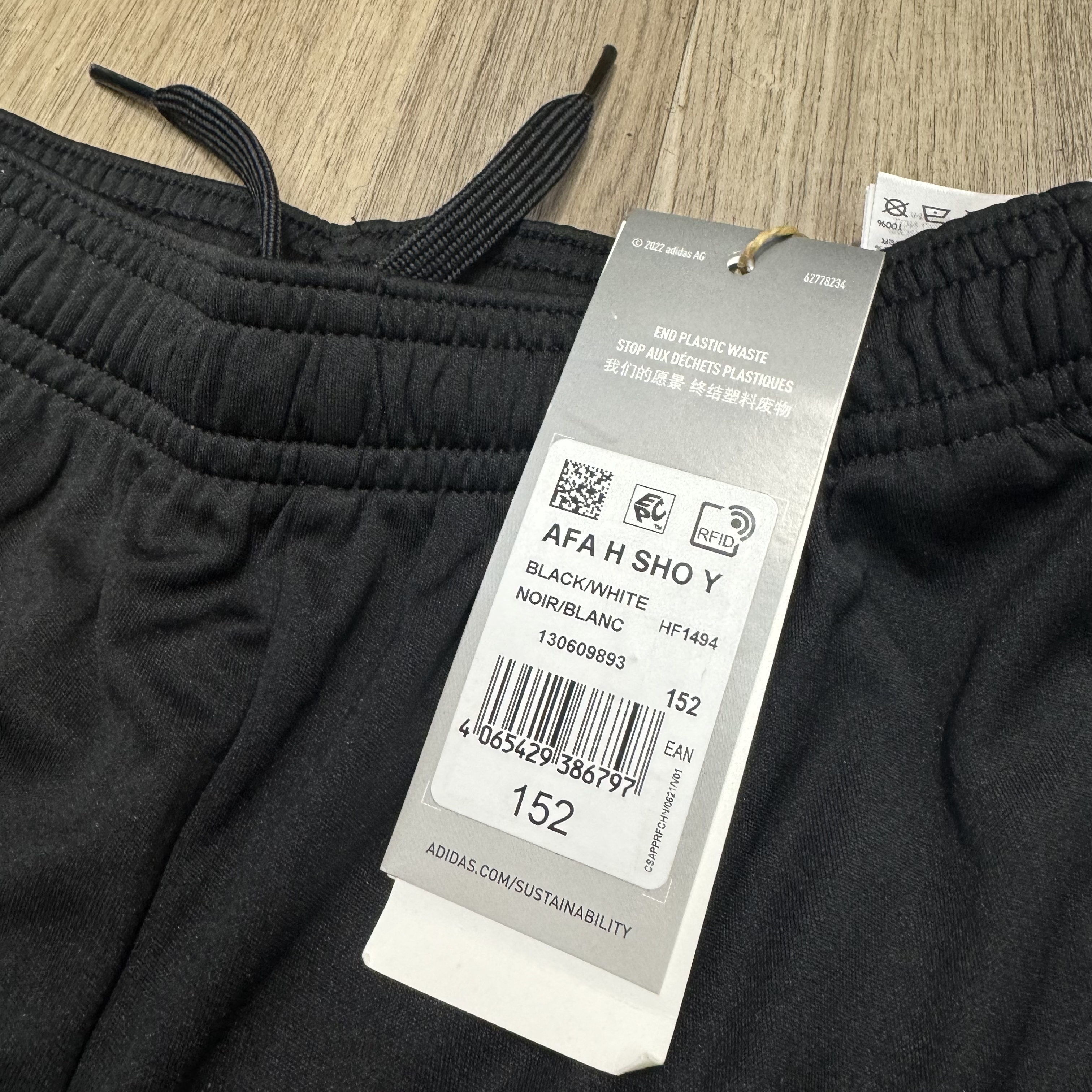 (Youth size)Argentina World Cup 2022 short (Bnwt)