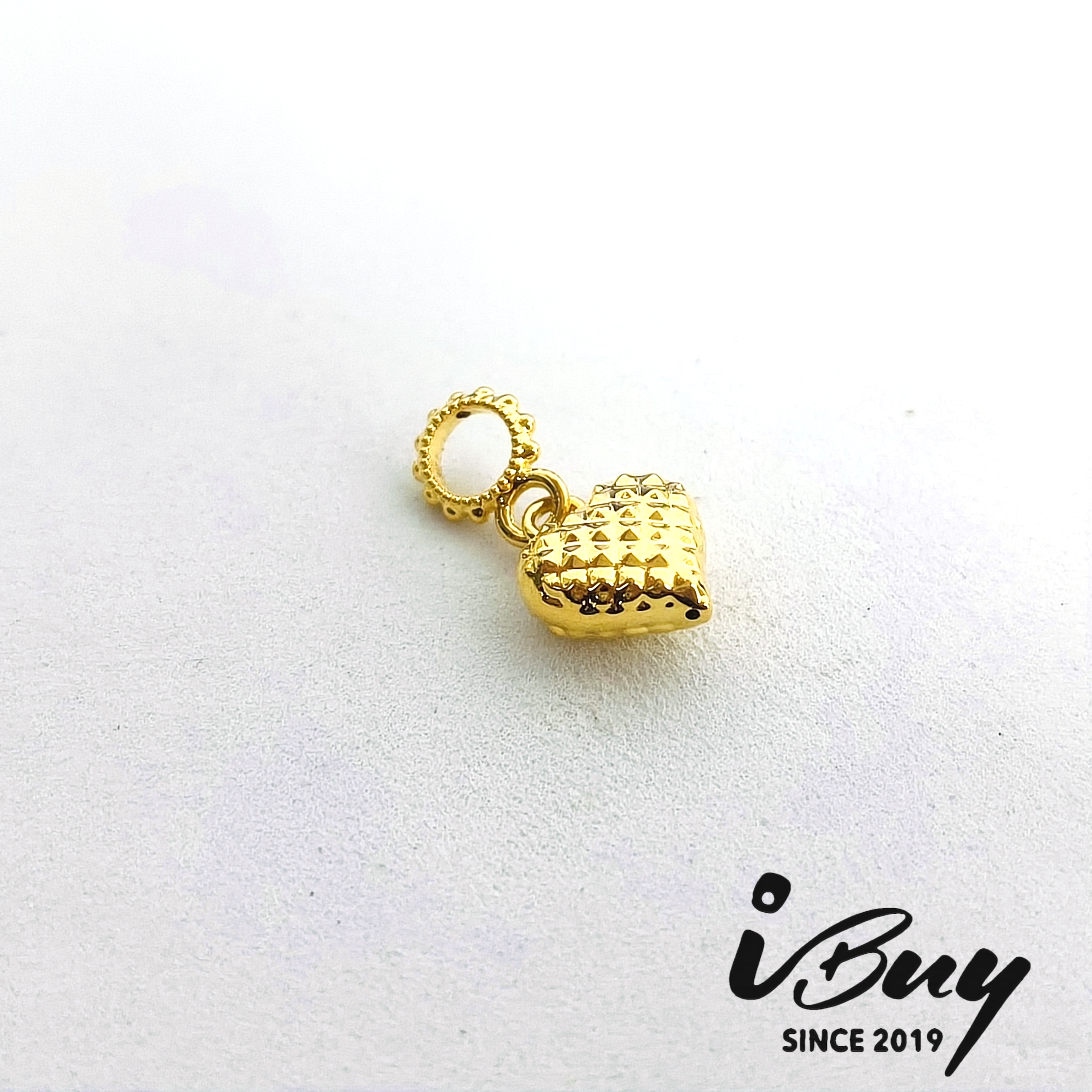 916 HARD GOLD DIAMOND CUT LOVE CHARM 916 硬金 菱格爱心串咀