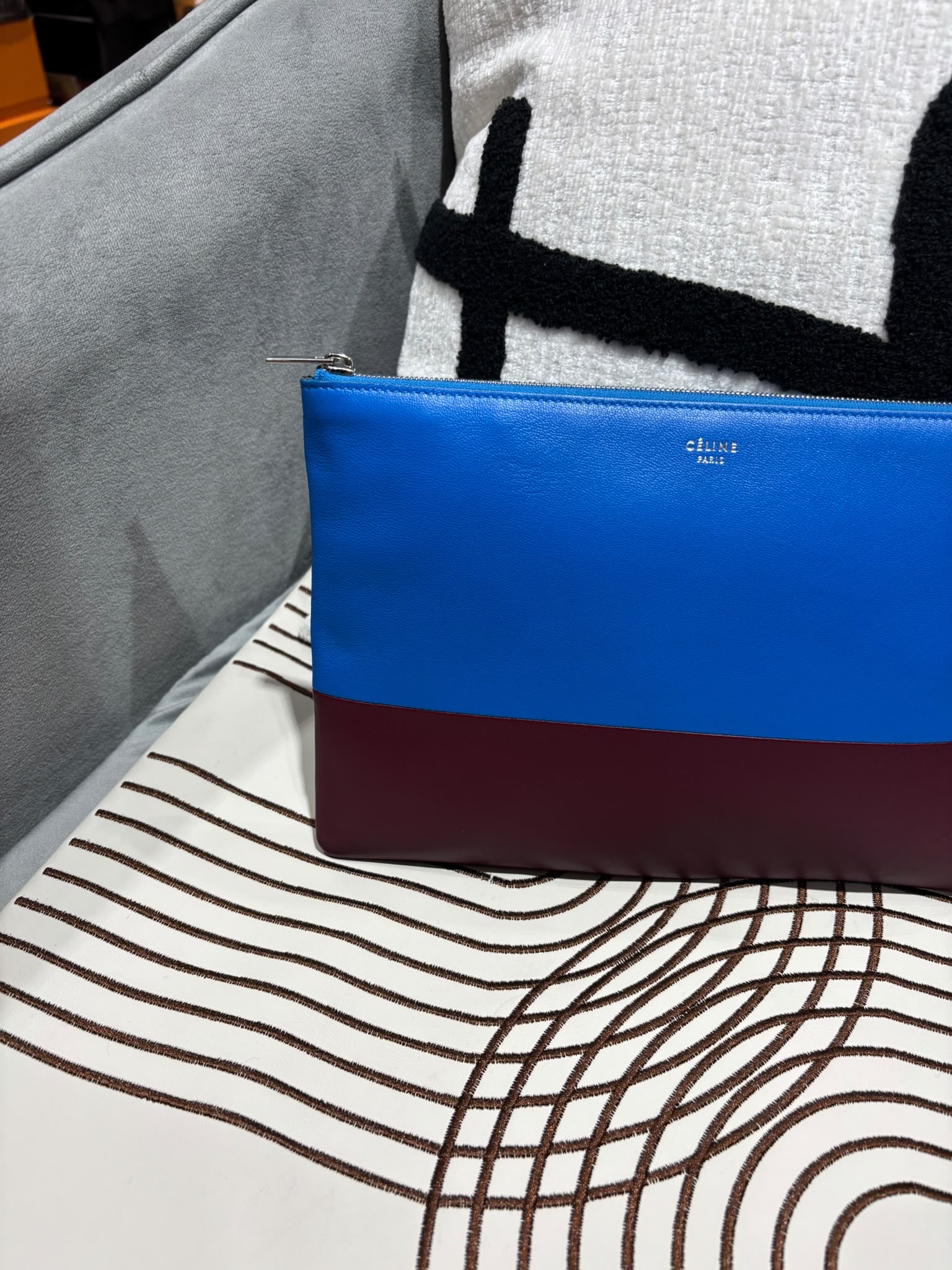 Celine Solo Clutch Bag 藍色拼酒紅小牛皮手拿包 ,$100%Authentic, 99%New