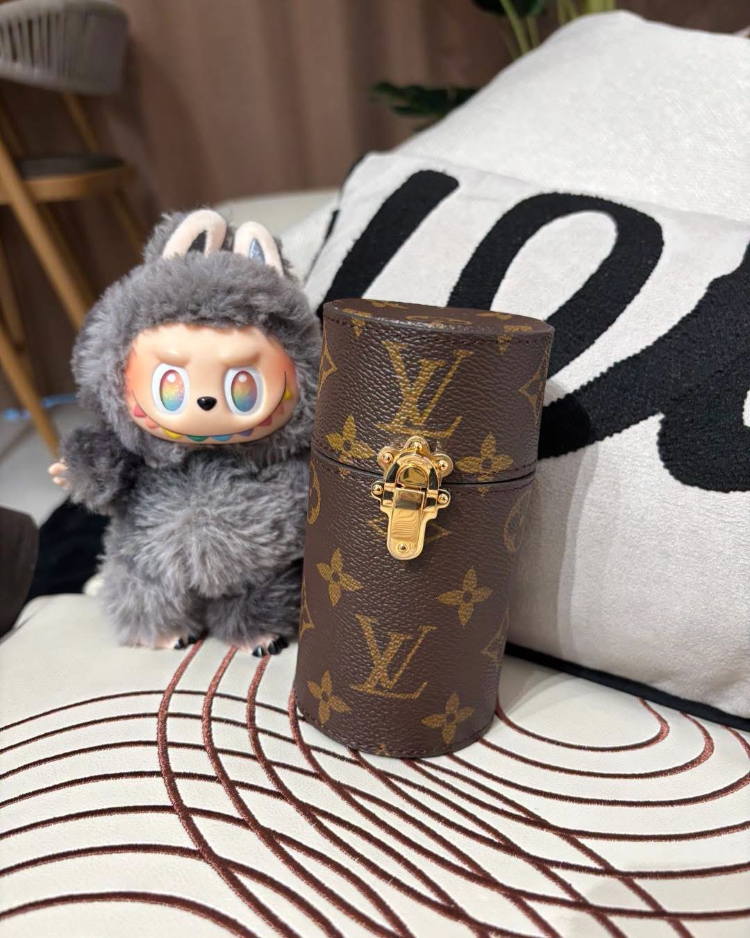 LV 200ml 香水盒Monogram 100%Authentic, Unused✅Box
