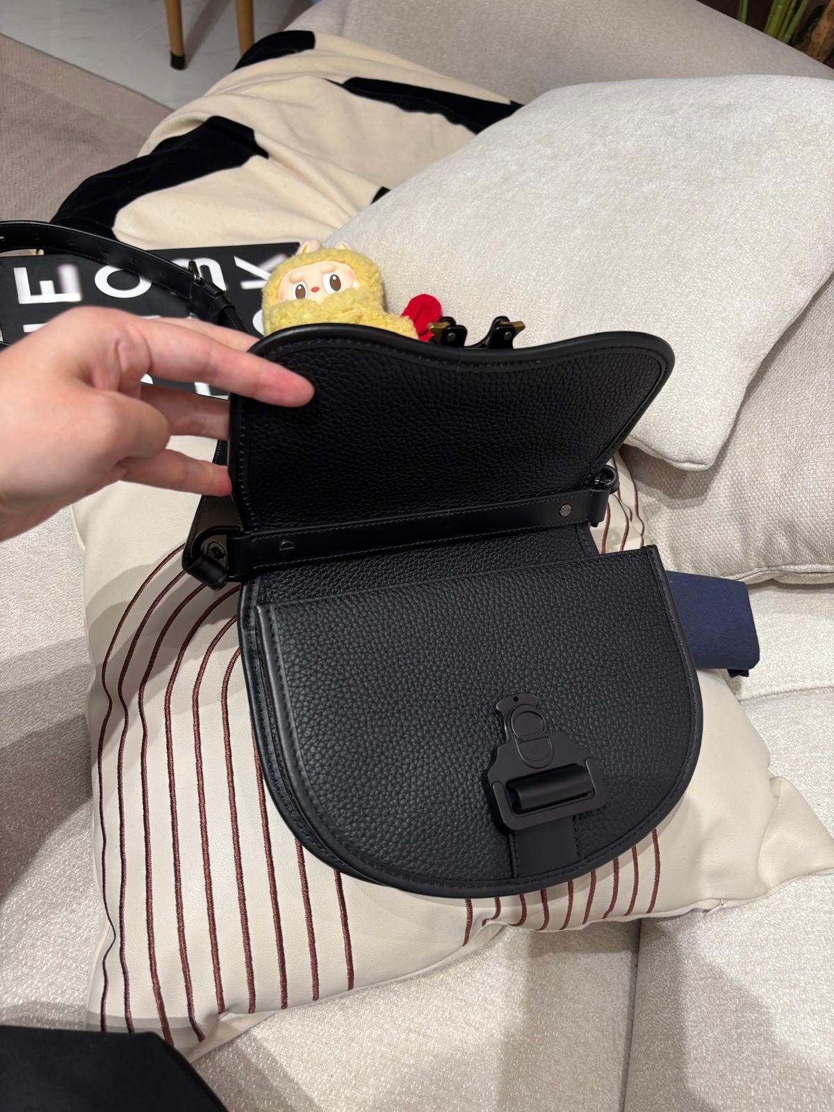 Dior Mini Gallop Shoulder Bag calfskin 100%Authentic, 98%New ✅Dust bag