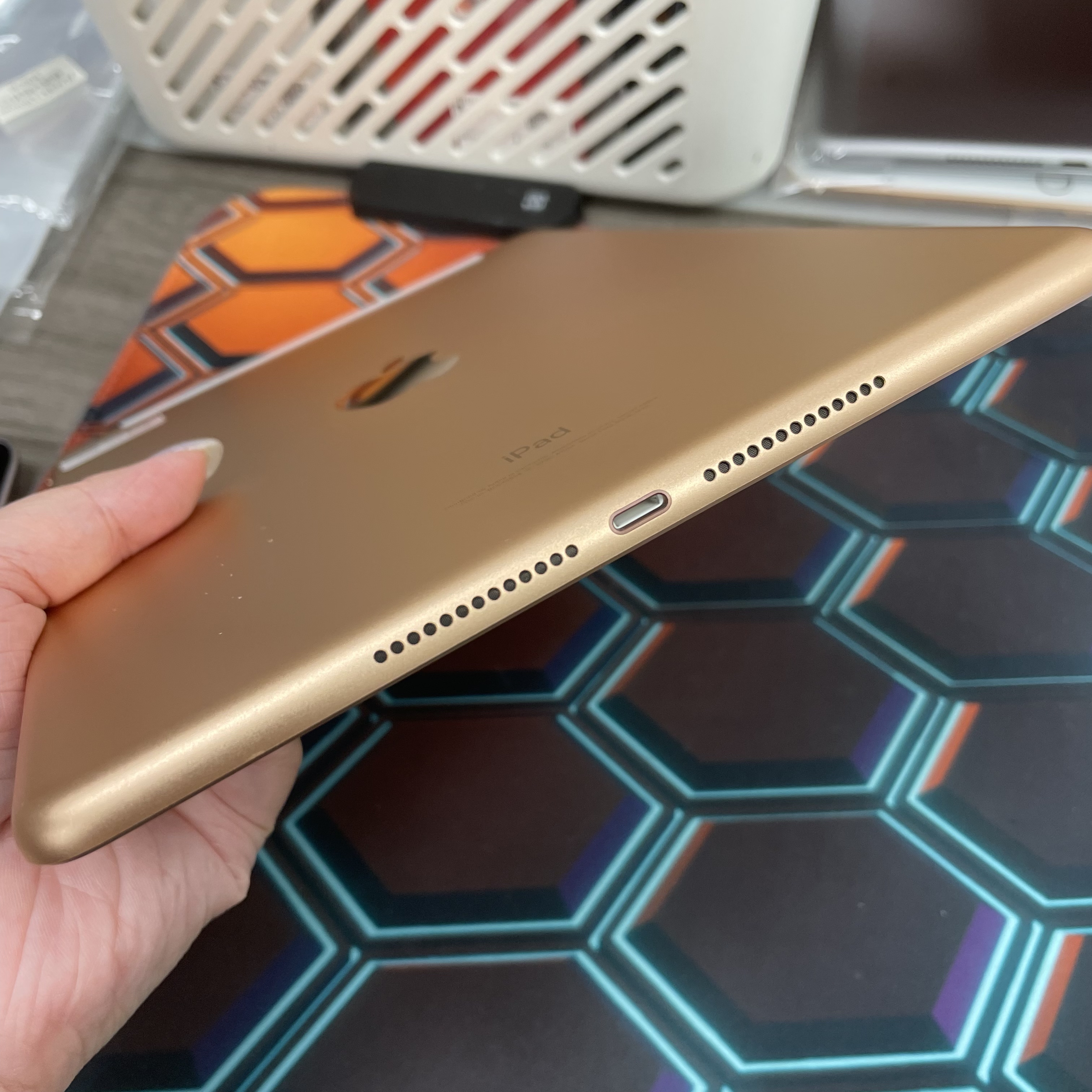 *6953 iPad 6 未使用品 128GB 插卡版 粉色 pink