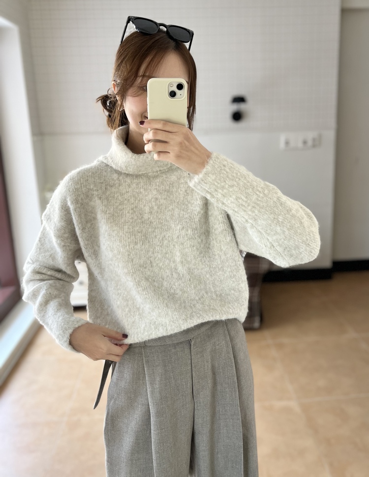 The Souffle Soft Sweater (Oat)