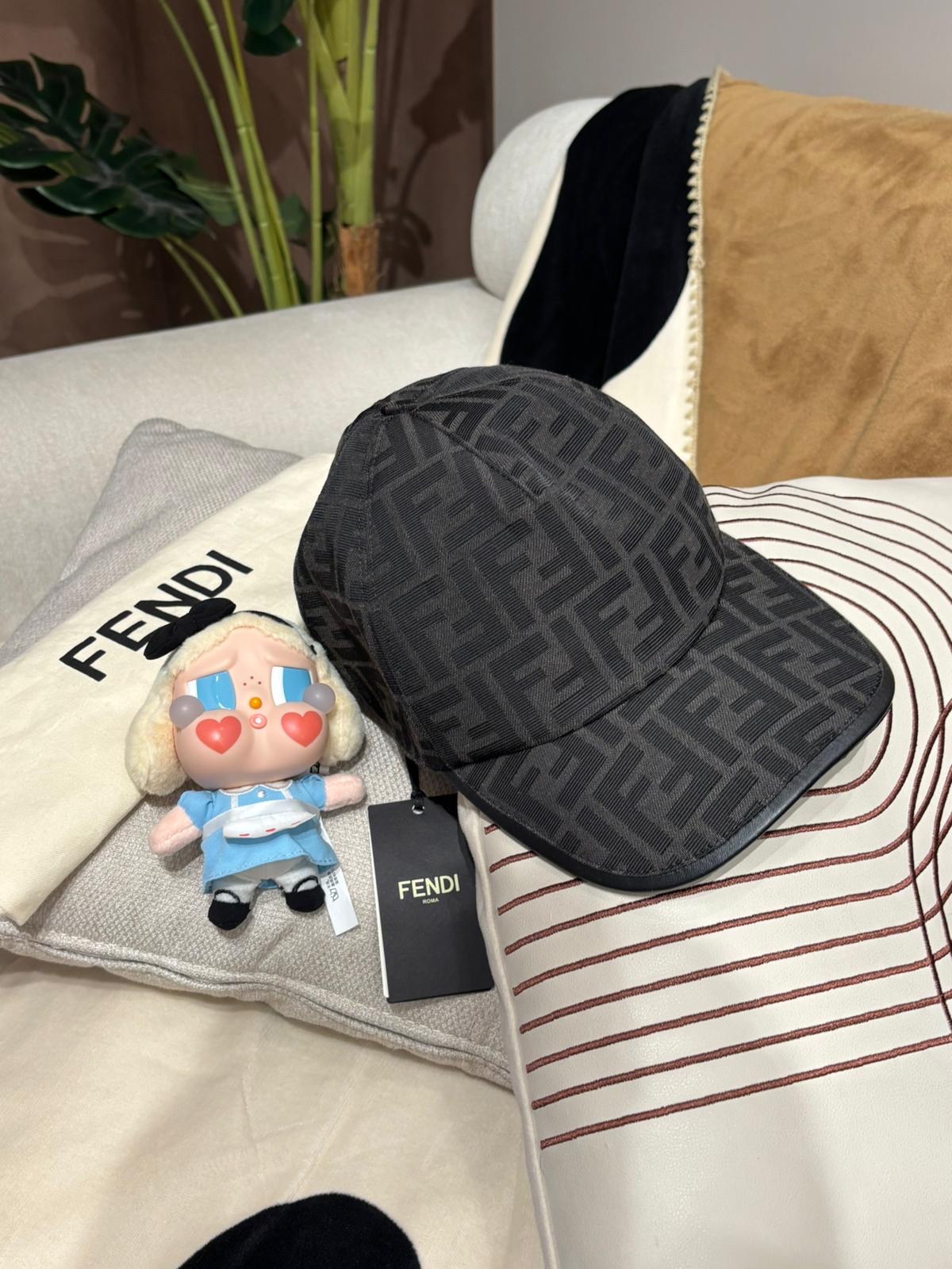 全新 Fendi cap Hat 100%Authentic ,Brand New全新 ✅Dust bag